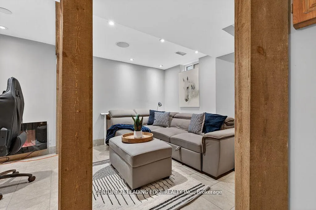 Photo 38 of 56 Ivory Court, Clarington, Bowmanville — HOMEH