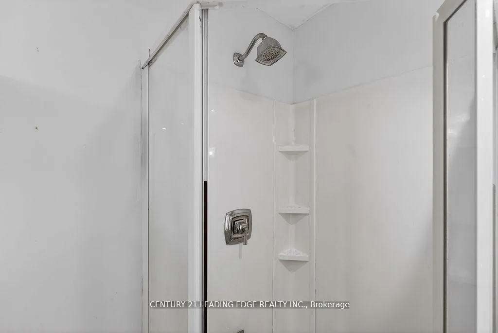 Photo 44 of 56 Ivory Court, Clarington, Bowmanville — HOMEH
