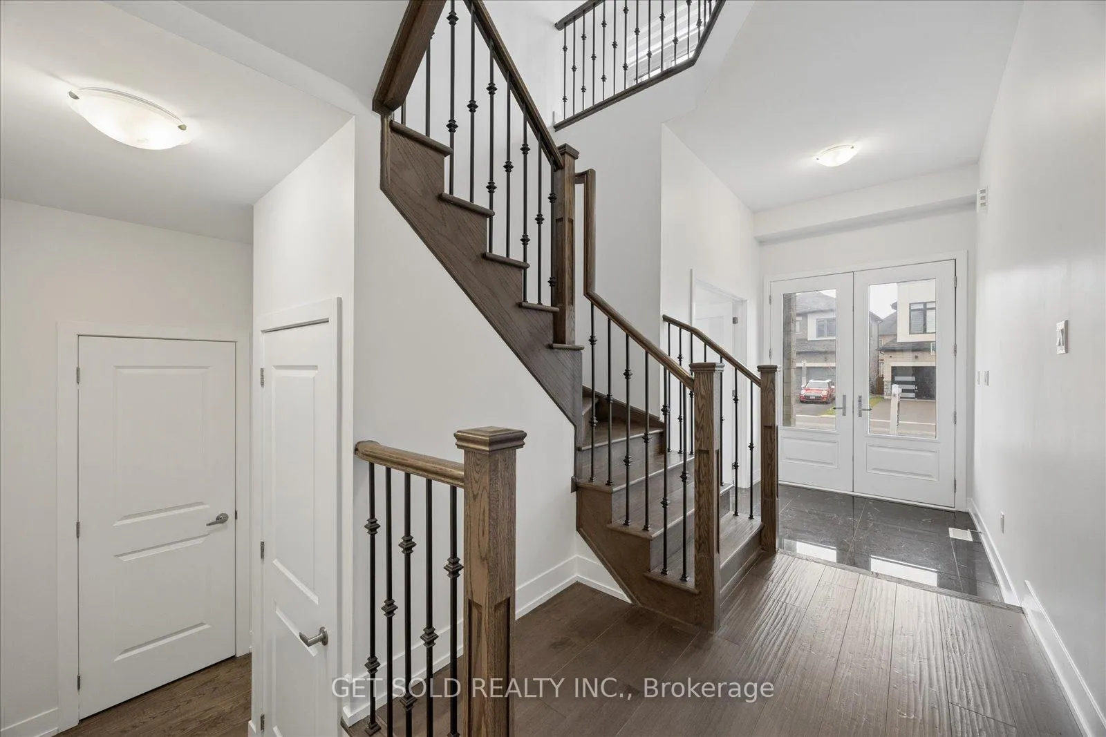 Photo 5 of 263 Factor Street, Vaughan, Kleinburg — HOMEH