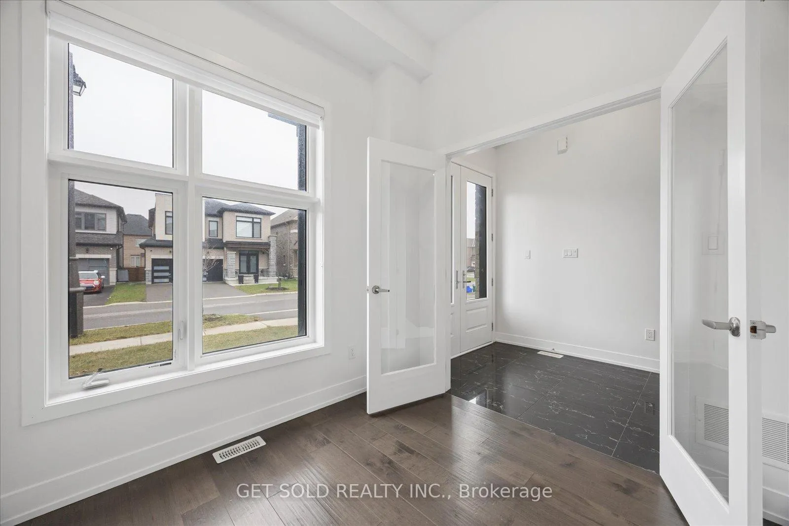 Photo 7 of 263 Factor Street, Vaughan, Kleinburg — HOMEH