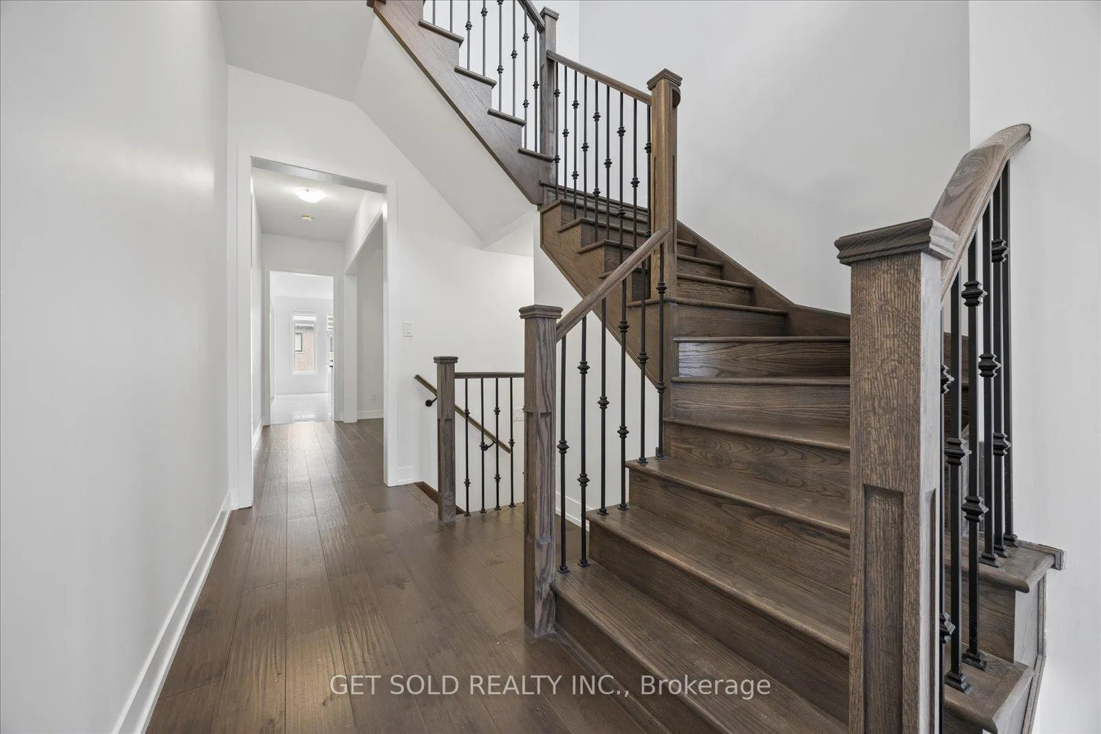 Photo 8 of 263 Factor Street, Vaughan, Kleinburg — HOMEH