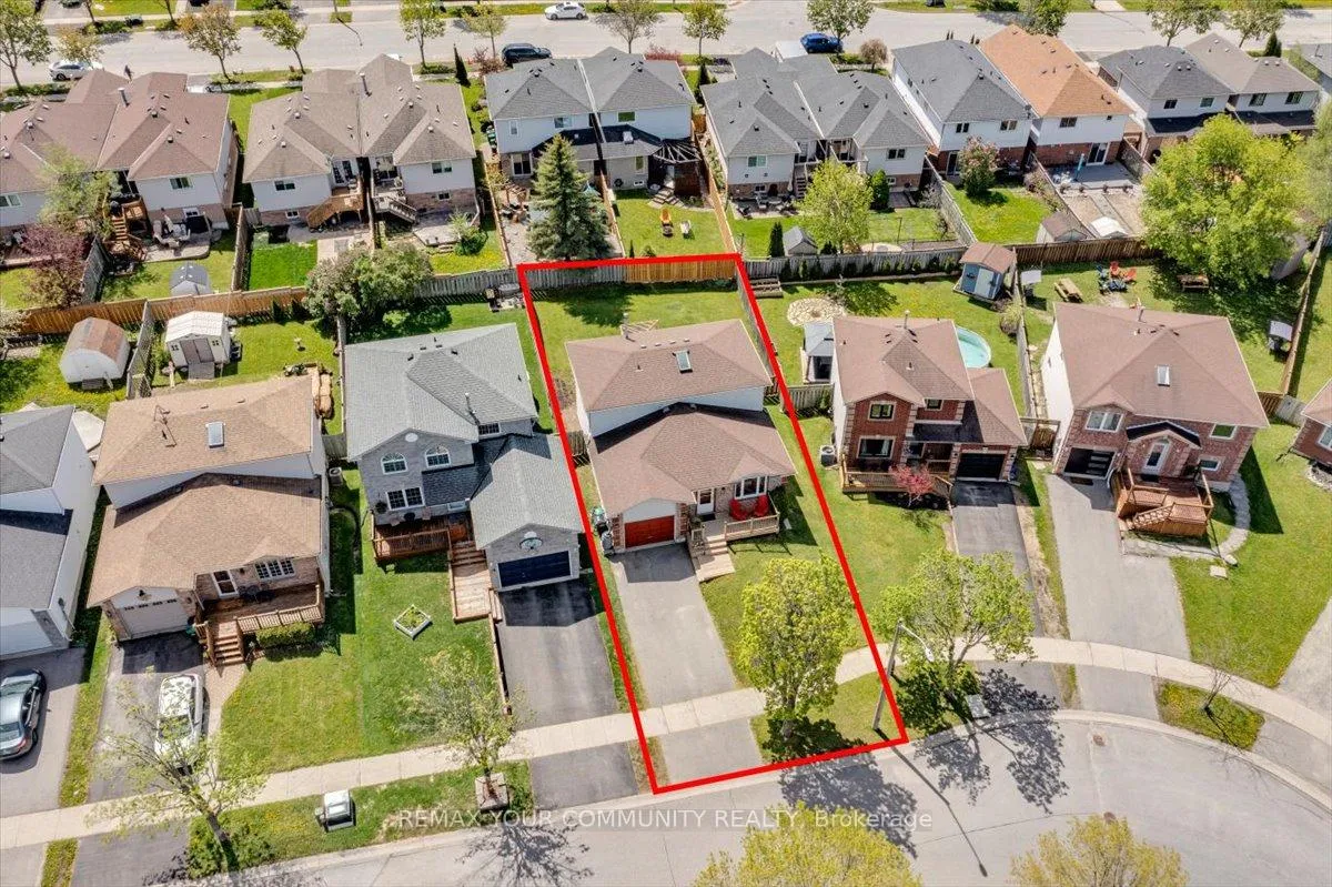 Photo 6 of 13 Waddington Crescent, Barrie, Holly — HOMEH
