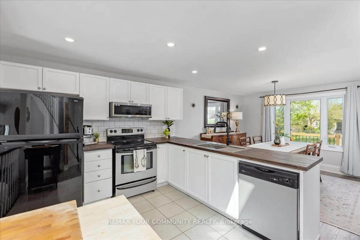 Photo 12 of 13 Waddington Crescent, Barrie, Holly — HOMEH