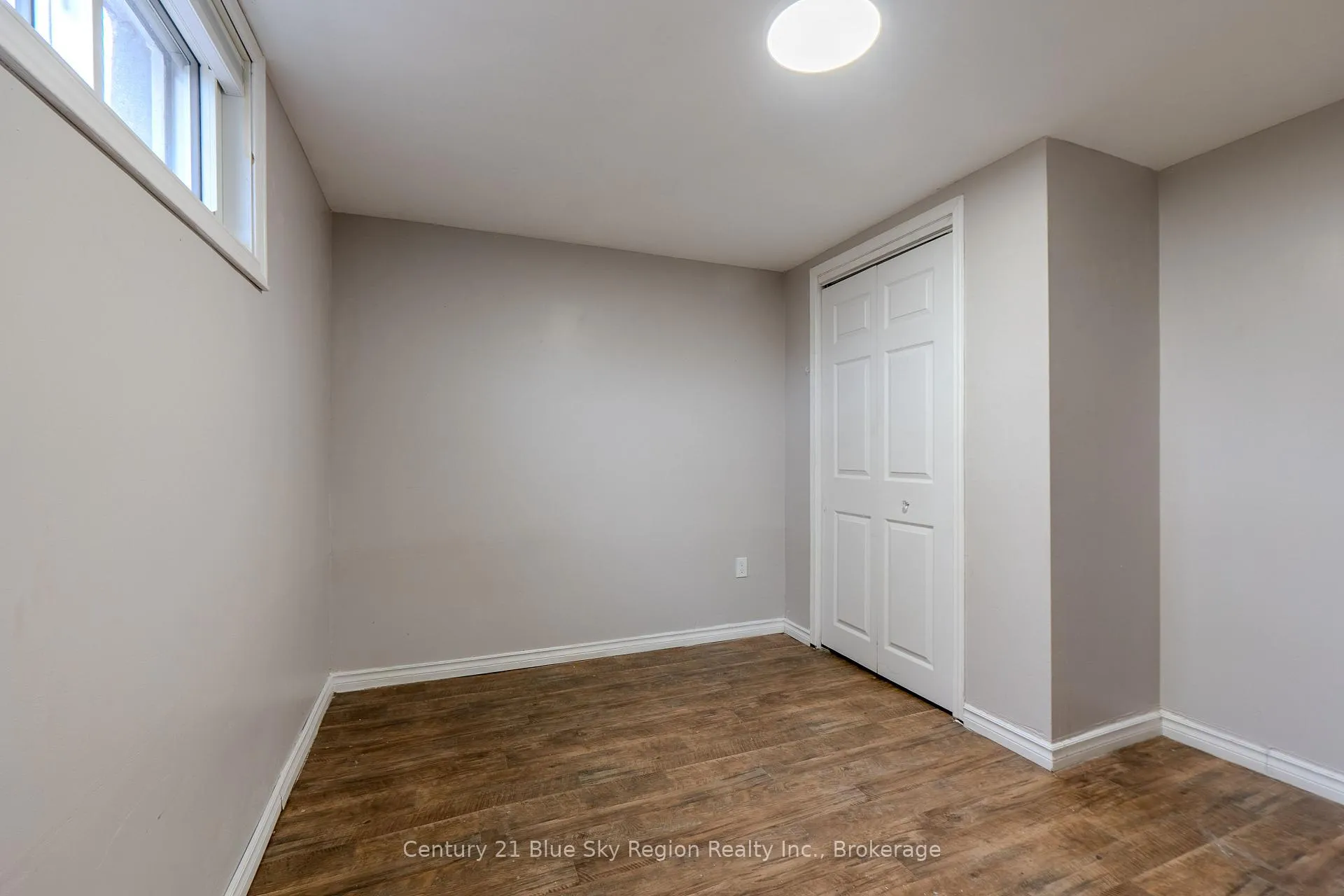 Photo 3 of 862 Lakeshore Drive, North Bay, Ferris — HOMEH