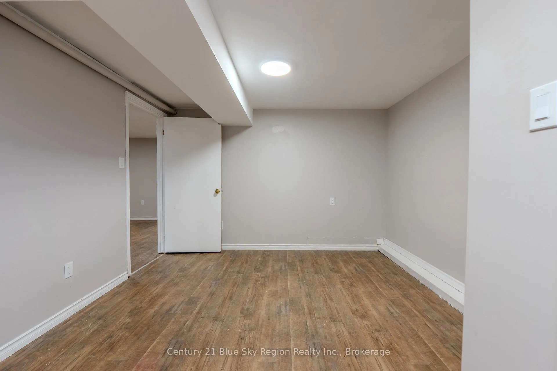 Photo 5 of 862 Lakeshore Drive, North Bay, Ferris — HOMEH