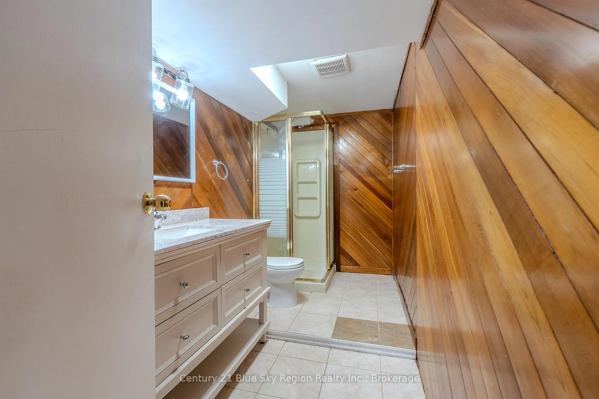 Photo 9 of 862 Lakeshore Drive, North Bay, Ferris — HOMEH