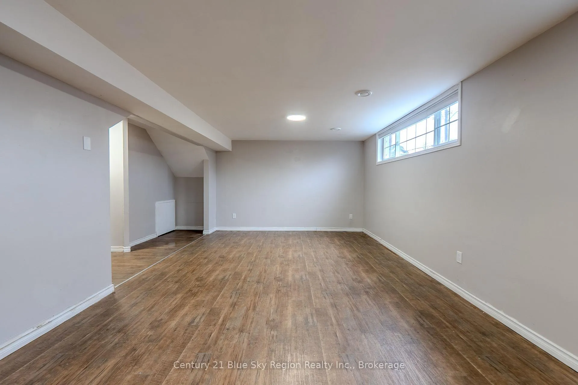 Photo 12 of 862 Lakeshore Drive, North Bay, Ferris — HOMEH