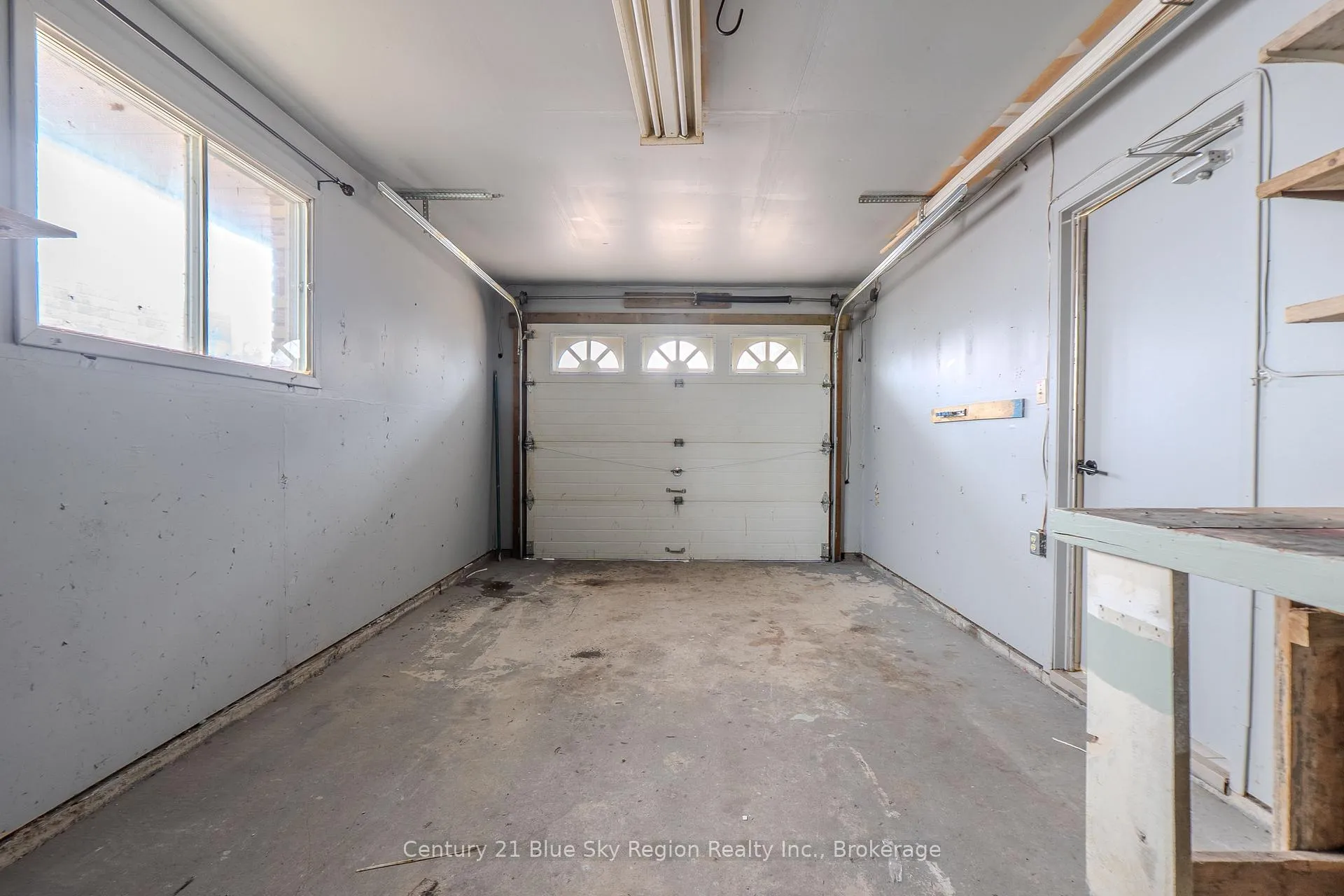 Photo 15 of 862 Lakeshore Drive, North Bay, Ferris — HOMEH