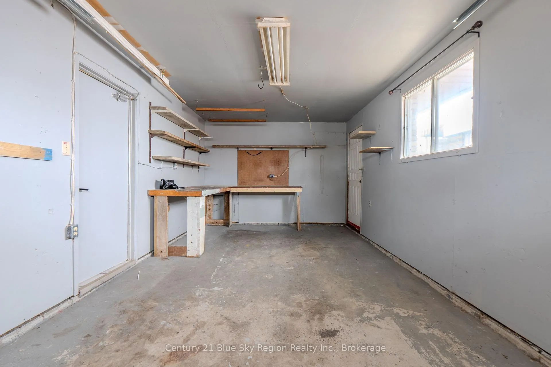 Photo 16 of 862 Lakeshore Drive, North Bay, Ferris — HOMEH