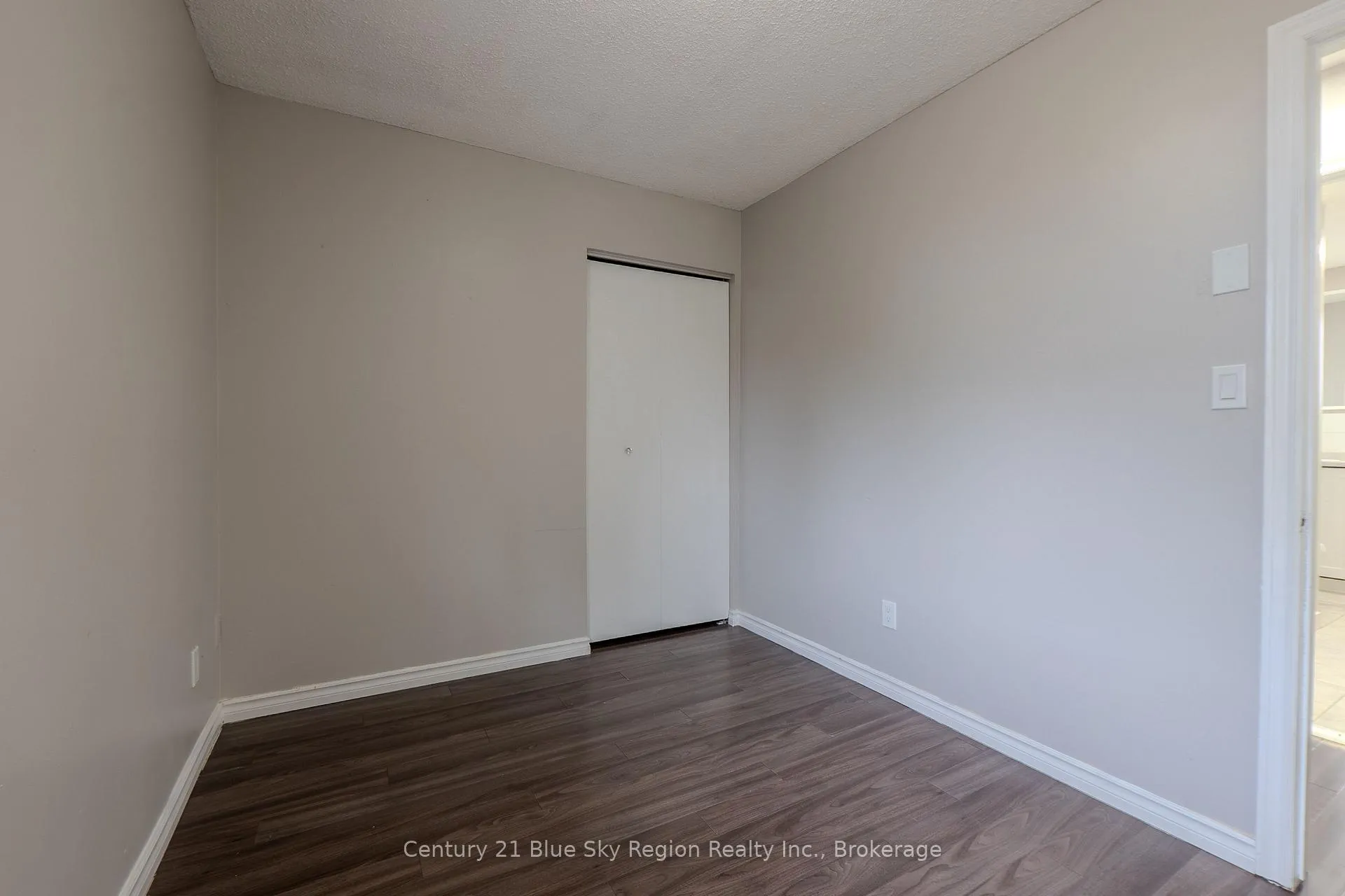 Photo 18 of 862 Lakeshore Drive, North Bay, Ferris — HOMEH