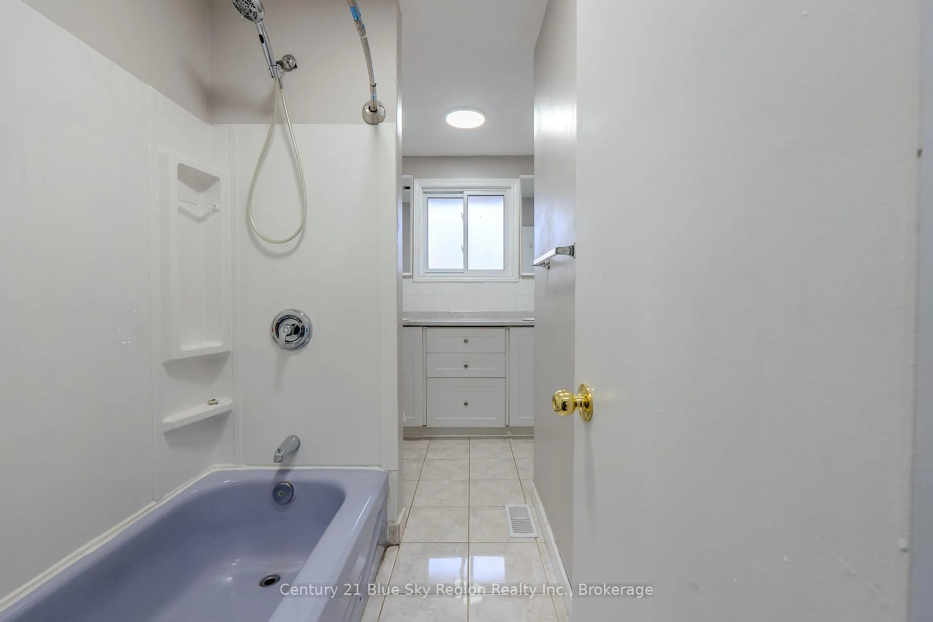 Photo 22 of 862 Lakeshore Drive, North Bay, Ferris — HOMEH