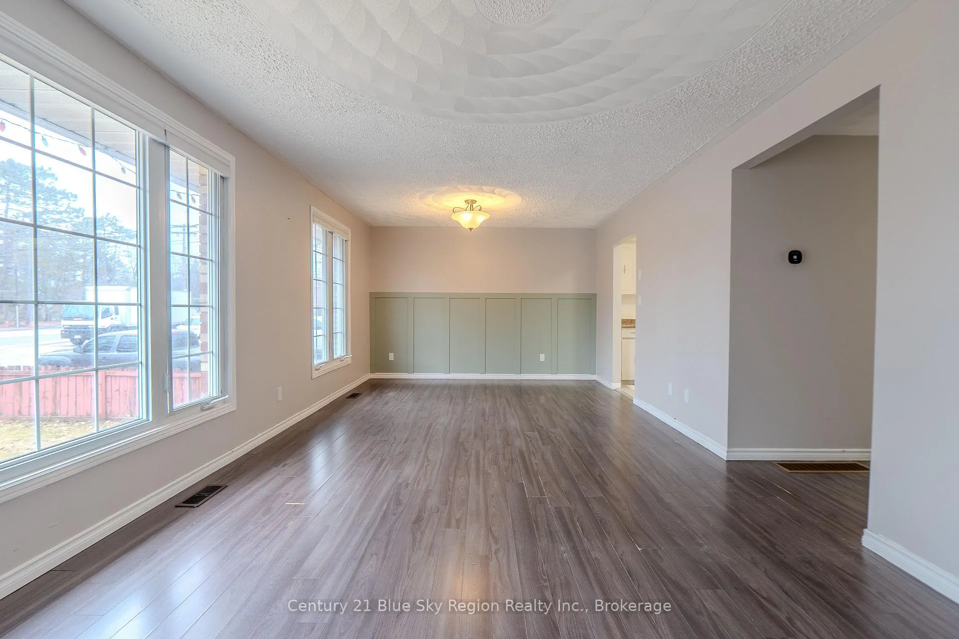 Photo 24 of 862 Lakeshore Drive, North Bay, Ferris — HOMEH