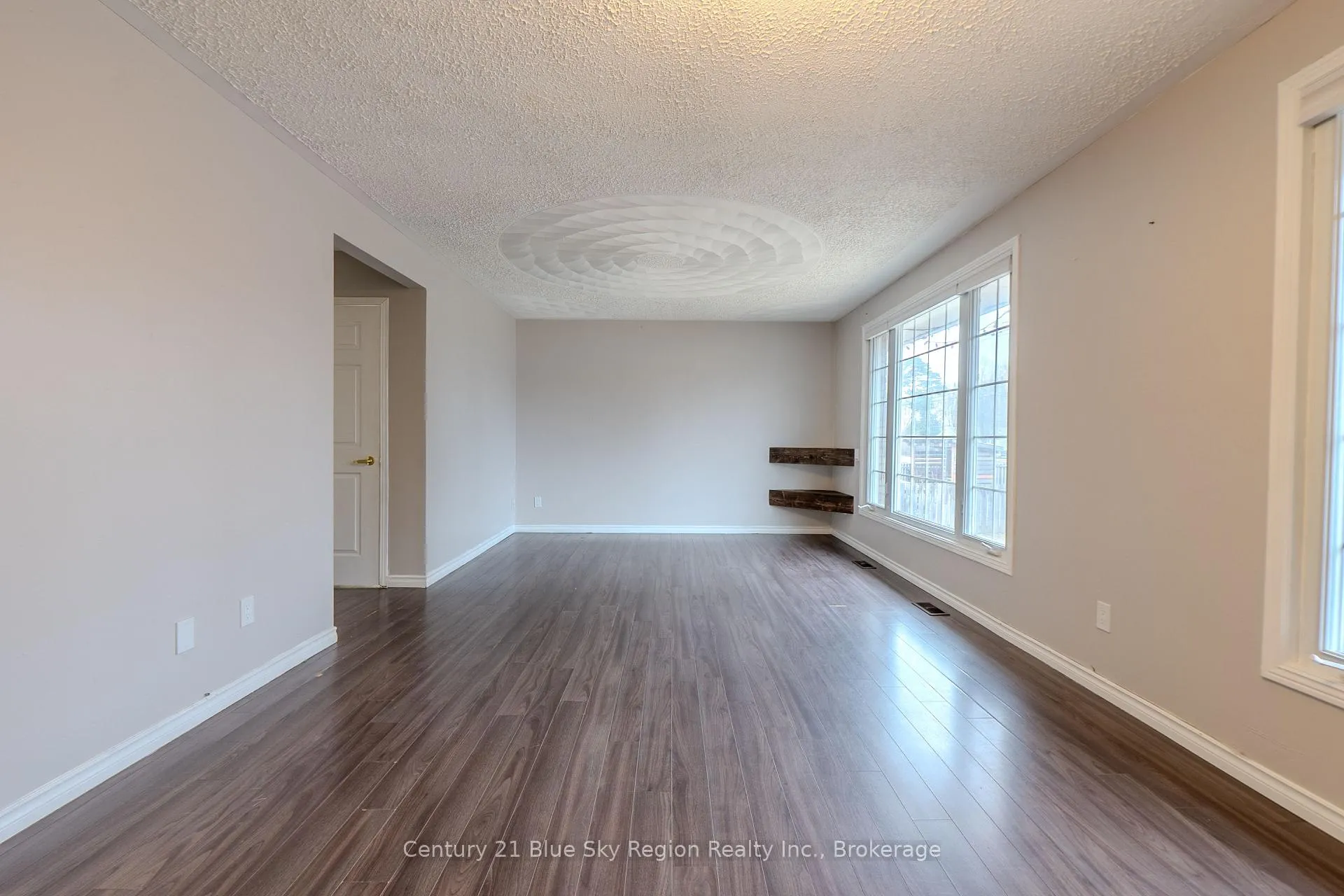 Photo 27 of 862 Lakeshore Drive, North Bay, Ferris — HOMEH