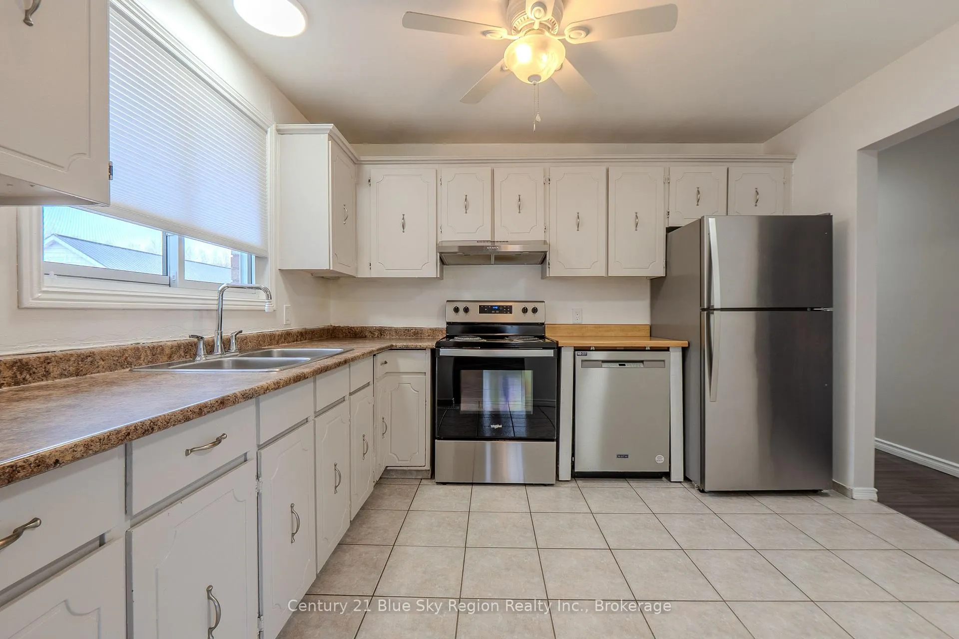 Photo 29 of 862 Lakeshore Drive, North Bay, Ferris — HOMEH
