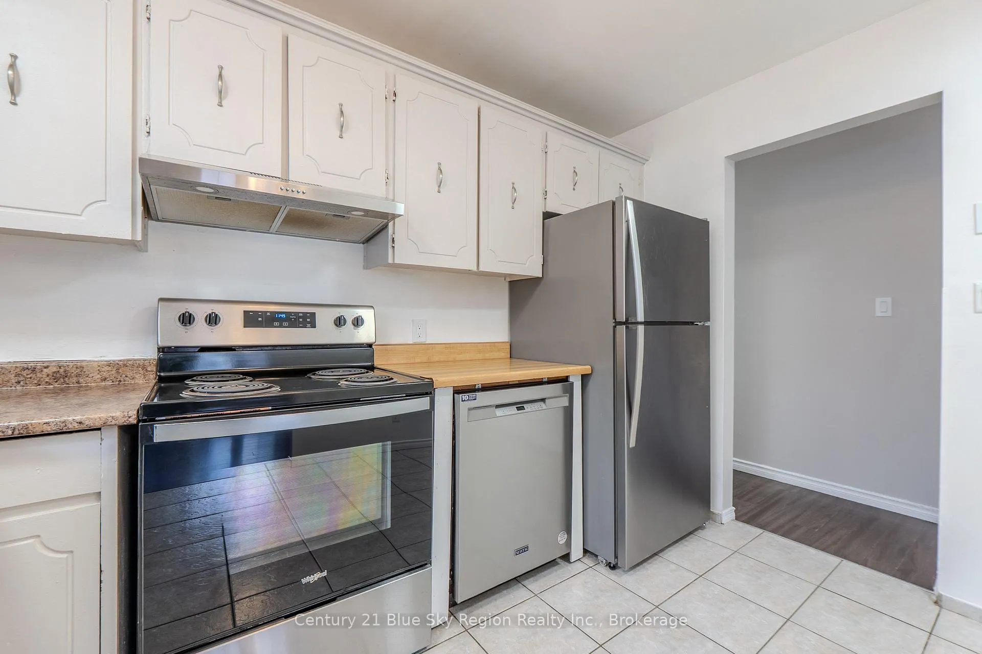 Photo 33 of 862 Lakeshore Drive, North Bay, Ferris — HOMEH