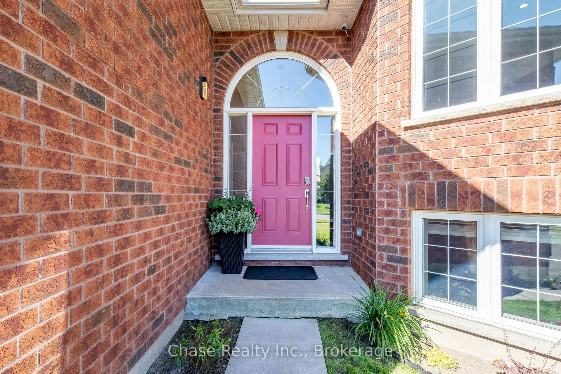 Photo 3 of 18 St Amant Road, Penetanguishene — HOMEH