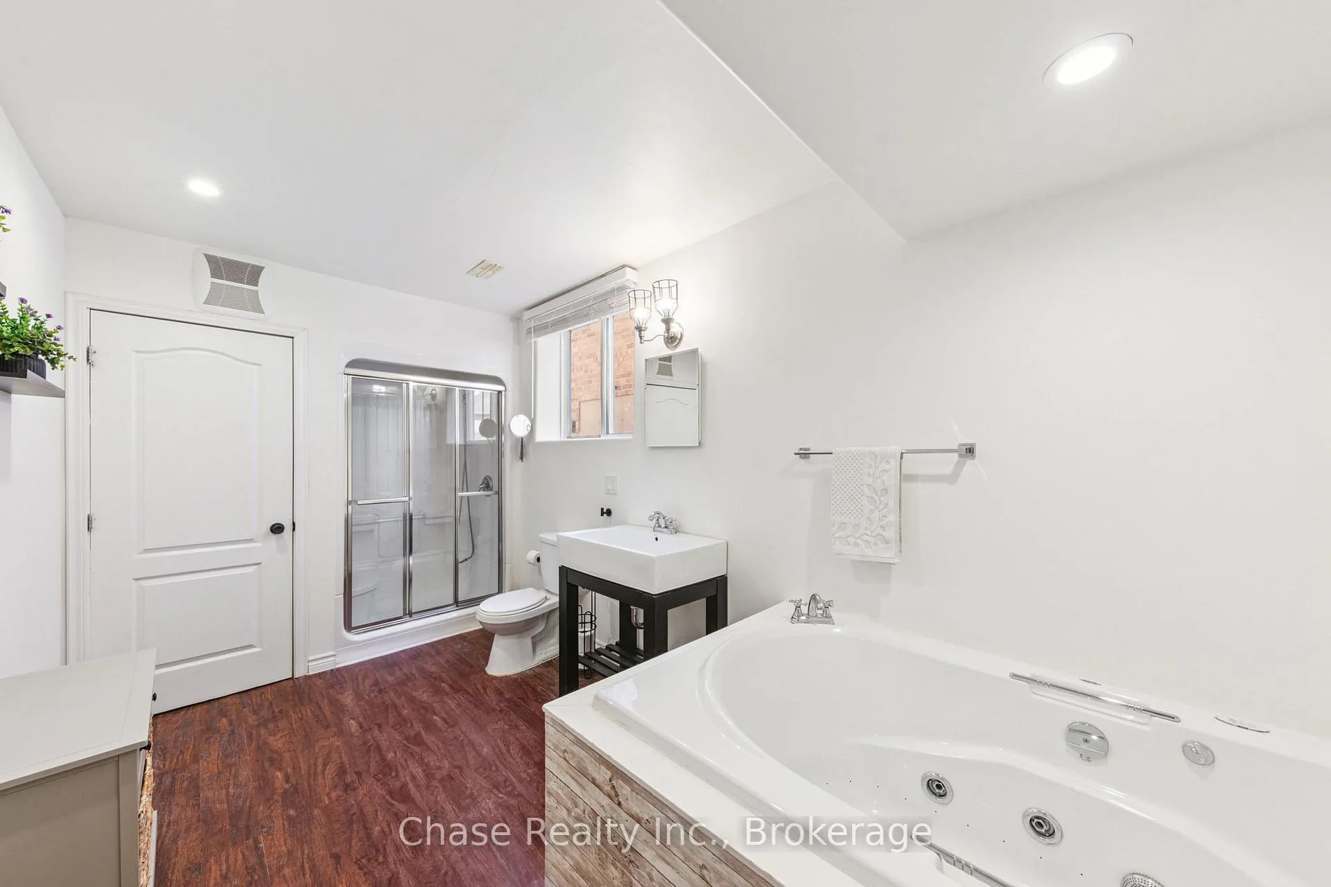 Photo 23 of 18 St Amant Road, Penetanguishene — HOMEH