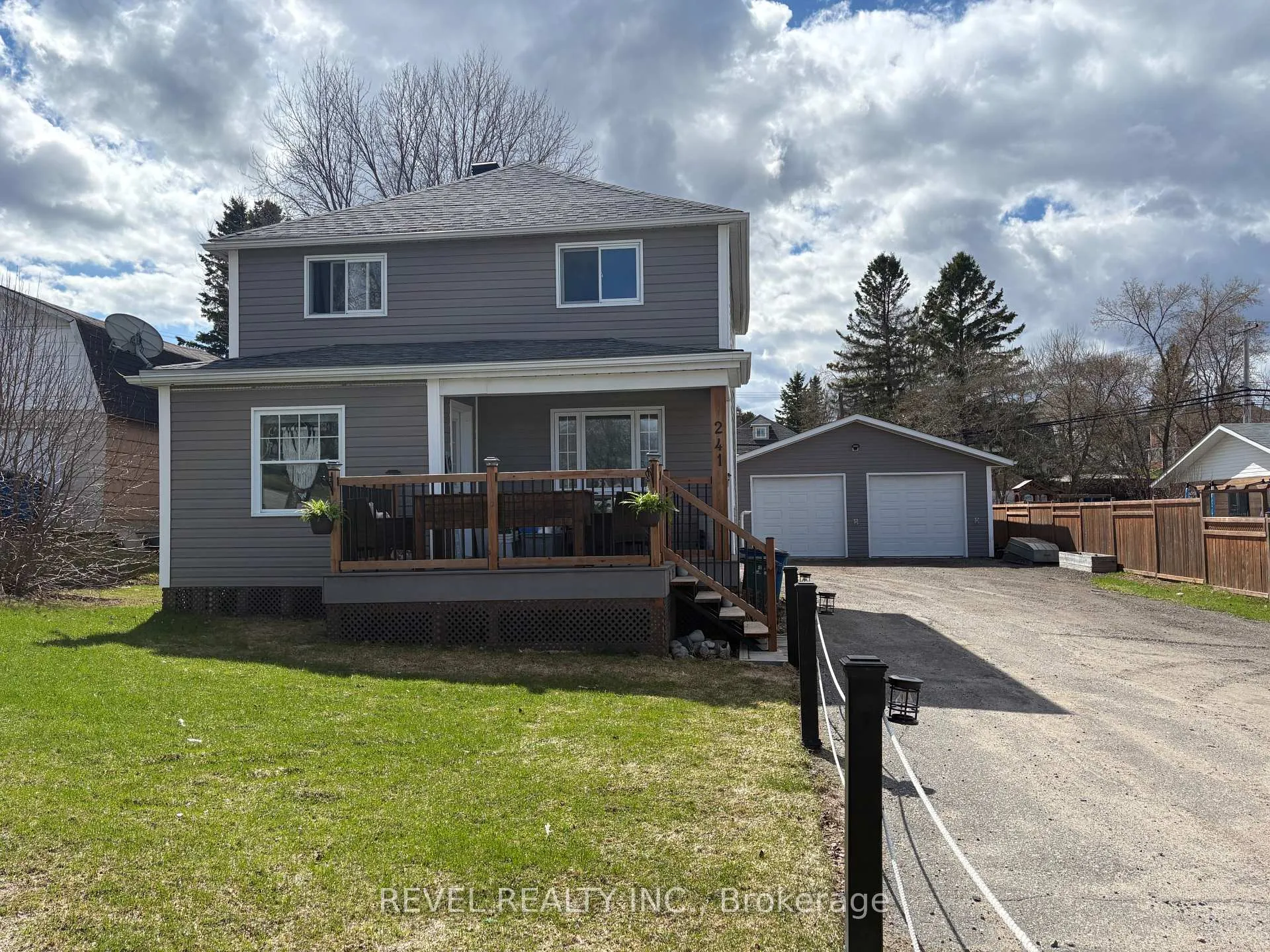Photo 1 of 241 Sixth Avenue, Cochrane — HOMEH