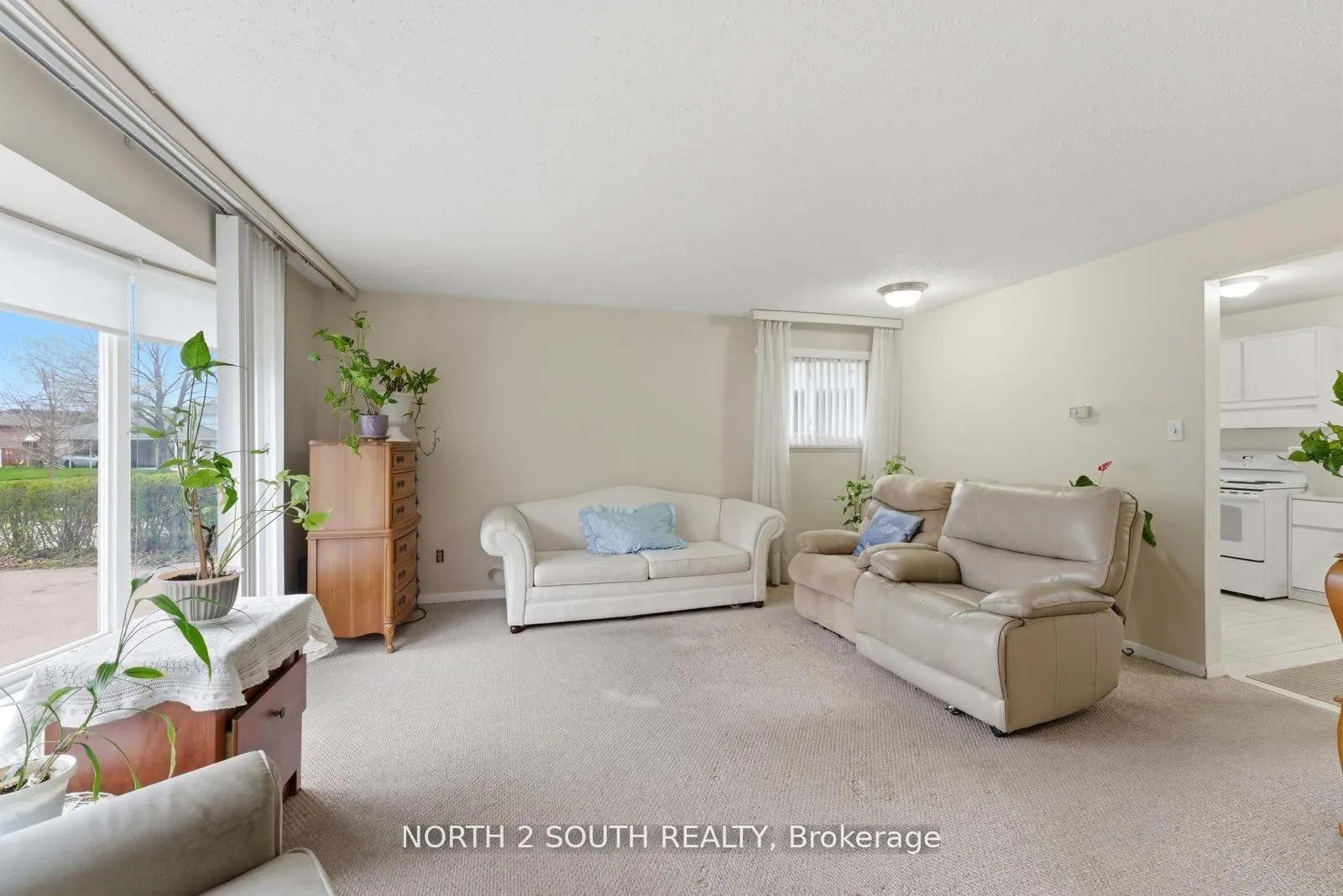 Photo 10 of 24 Vanderbrent Crescent, Etobicoke, Willowridge-Martingrove-Richview — HOMEH