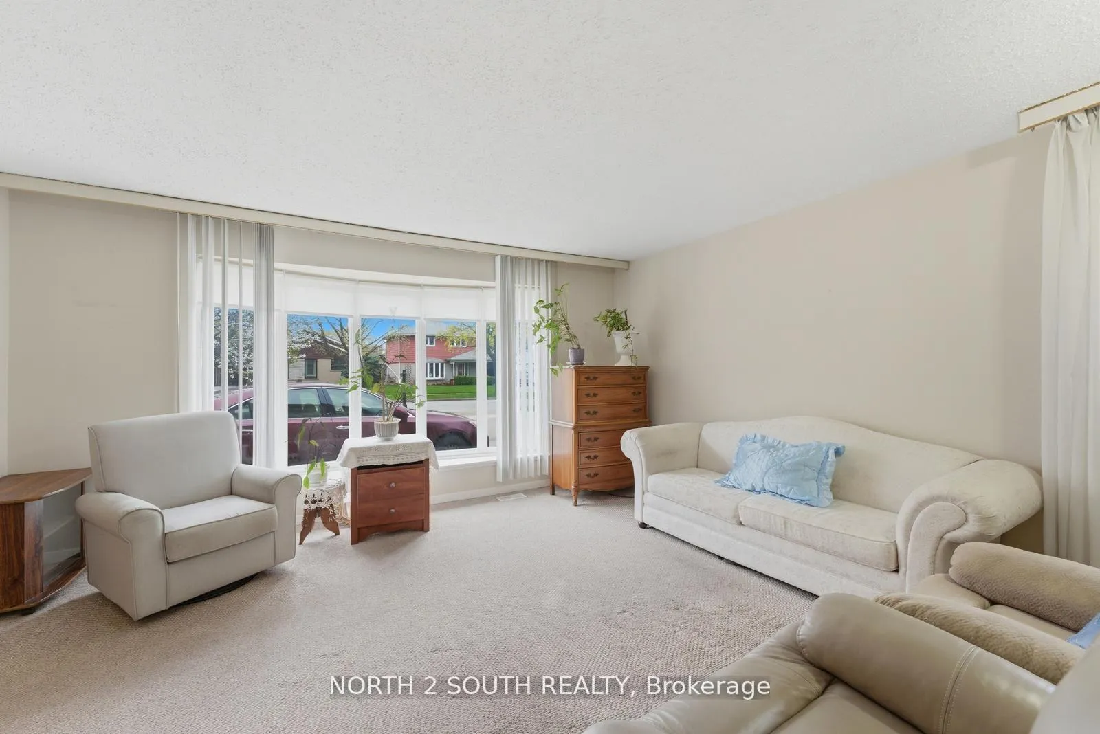 Photo 11 of 24 Vanderbrent Crescent, Etobicoke, Willowridge-Martingrove-Richview — HOMEH