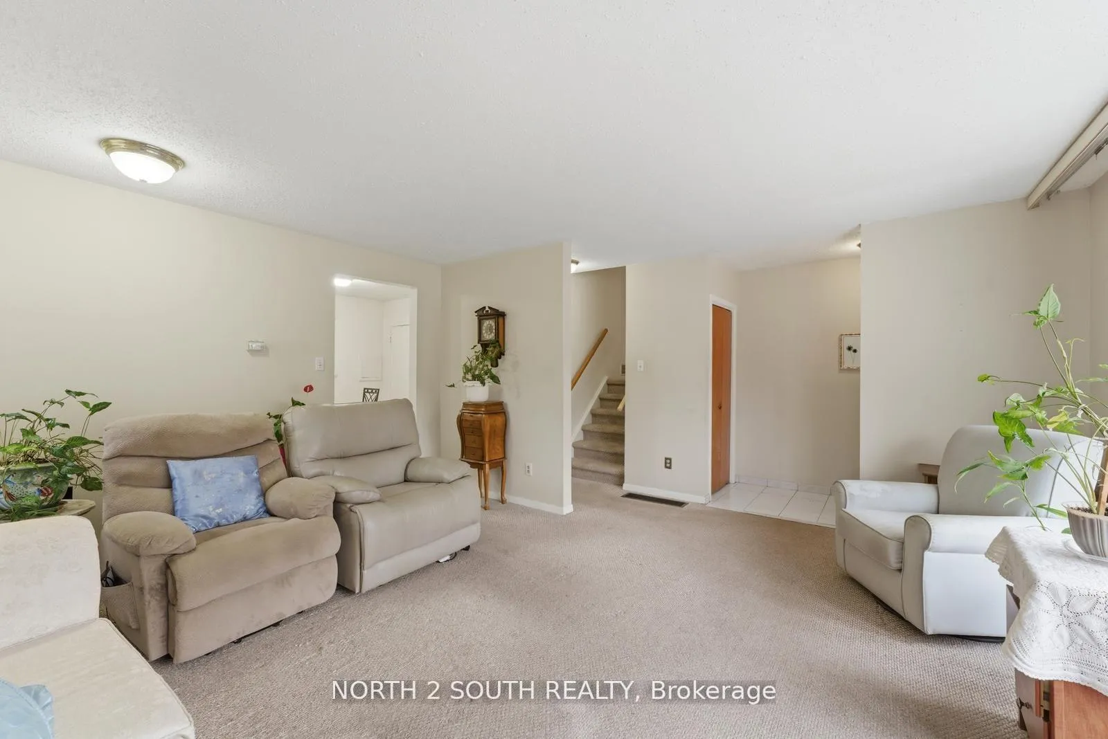 Photo 12 of 24 Vanderbrent Crescent, Etobicoke, Willowridge-Martingrove-Richview — HOMEH