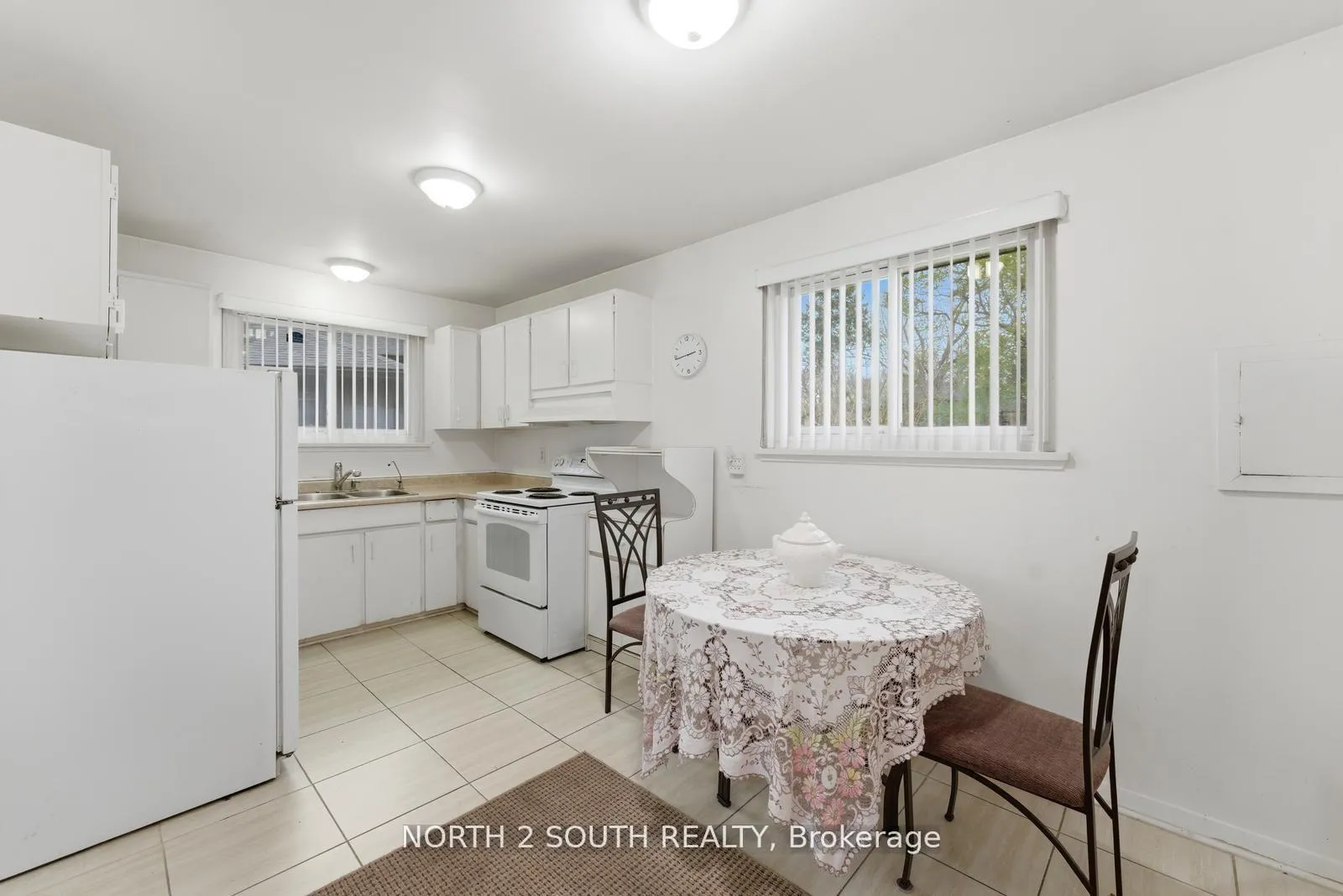Photo 13 of 24 Vanderbrent Crescent, Etobicoke, Willowridge-Martingrove-Richview — HOMEH