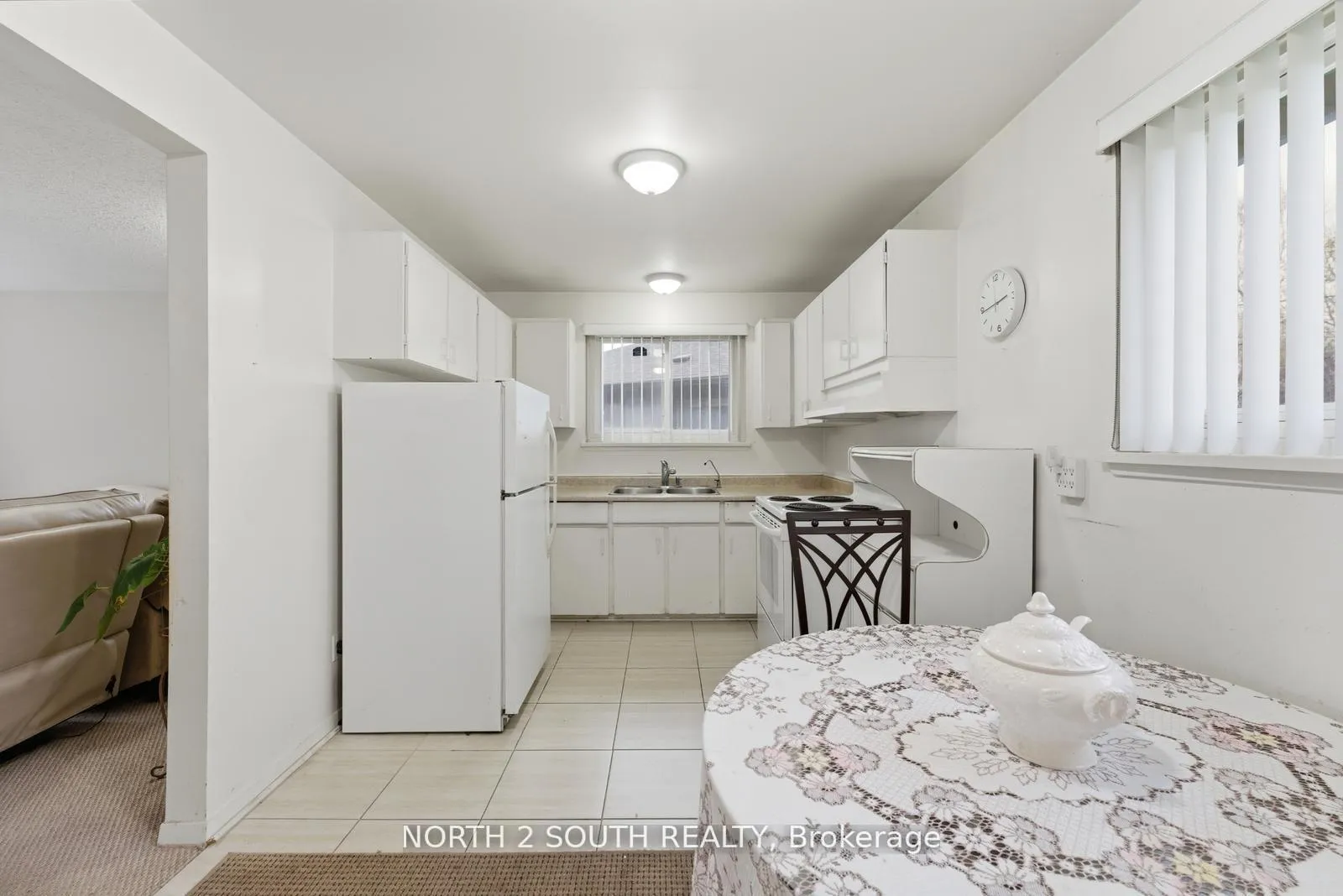 Photo 14 of 24 Vanderbrent Crescent, Etobicoke, Willowridge-Martingrove-Richview — HOMEH