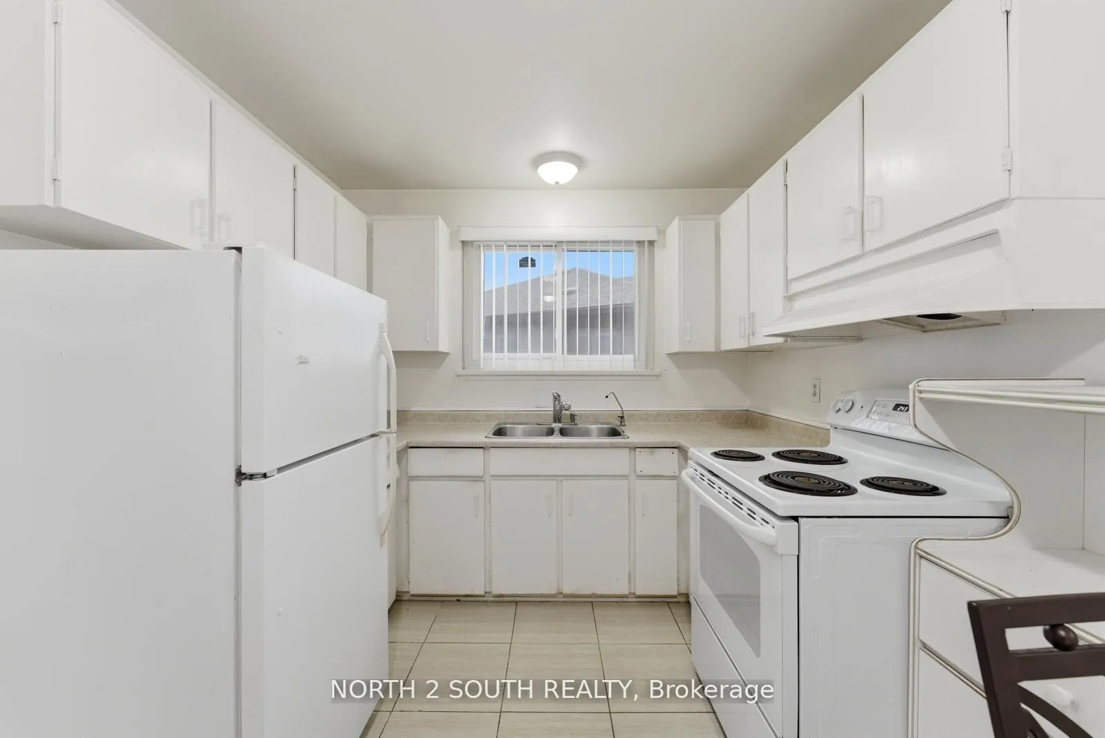 Photo 16 of 24 Vanderbrent Crescent, Etobicoke, Willowridge-Martingrove-Richview — HOMEH