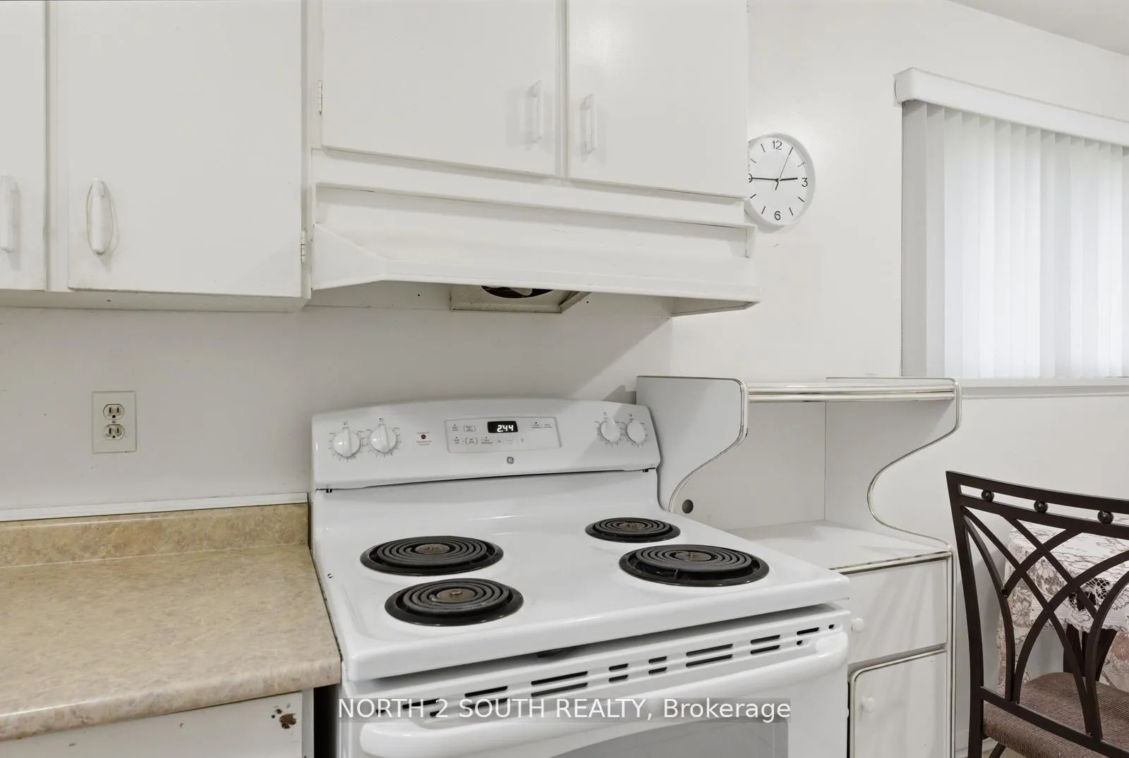 Photo 19 of 24 Vanderbrent Crescent, Etobicoke, Willowridge-Martingrove-Richview — HOMEH