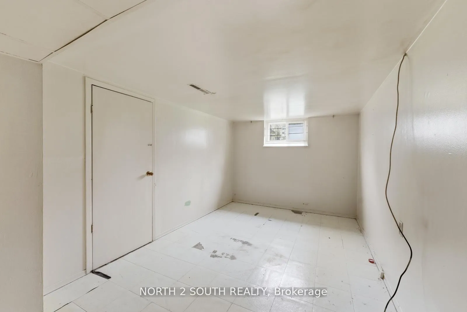 Photo 31 of 24 Vanderbrent Crescent, Etobicoke, Willowridge-Martingrove-Richview — HOMEH