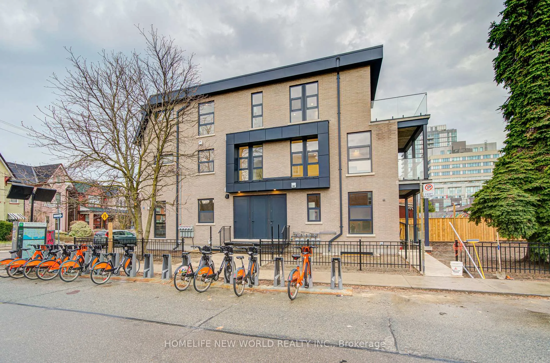 Photo 1 of Unit UNIT 3, 78 Gladstone Avenue, Toronto, Little Portugal — HOMEH