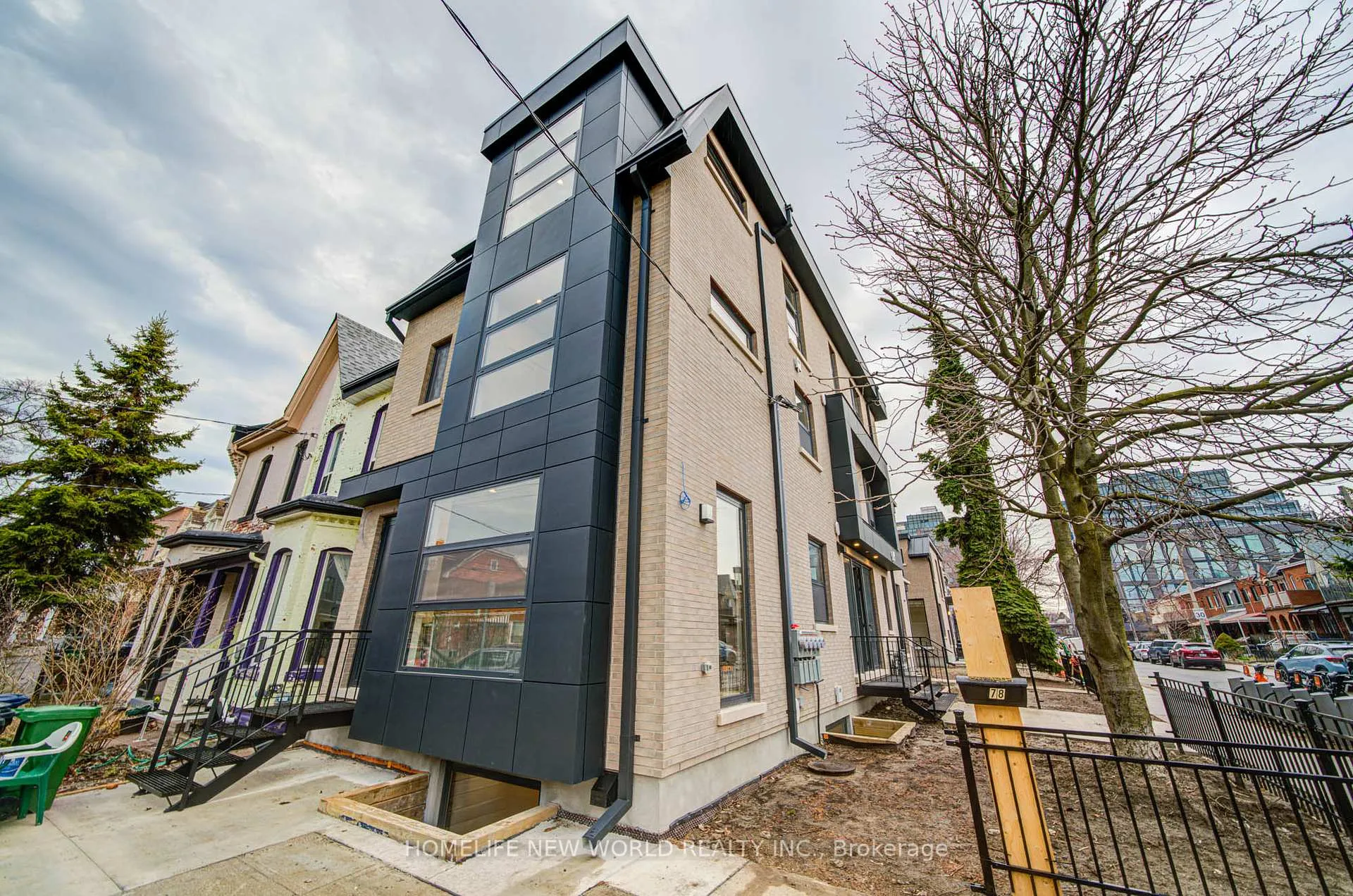 Photo 3 of Unit UNIT 3, 78 Gladstone Avenue, Toronto, Little Portugal — HOMEH