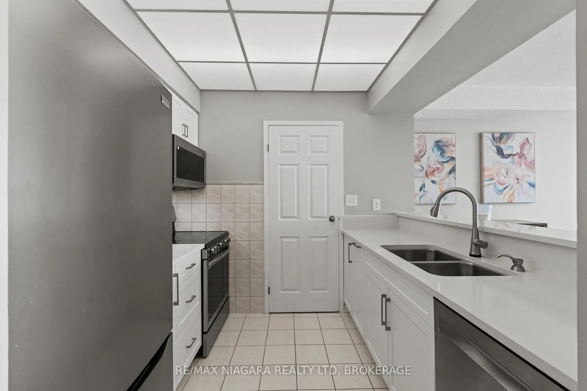 Photo 7 of Unit 703, 495 8 Highway, Hamilton, Stoney Creek — HOMEH