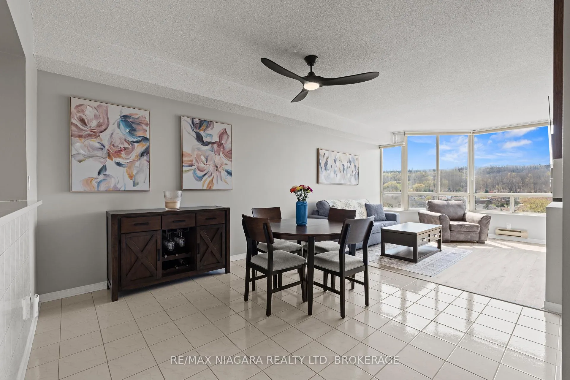 Photo 11 of Unit 703, 495 8 Highway, Hamilton, Stoney Creek — HOMEH