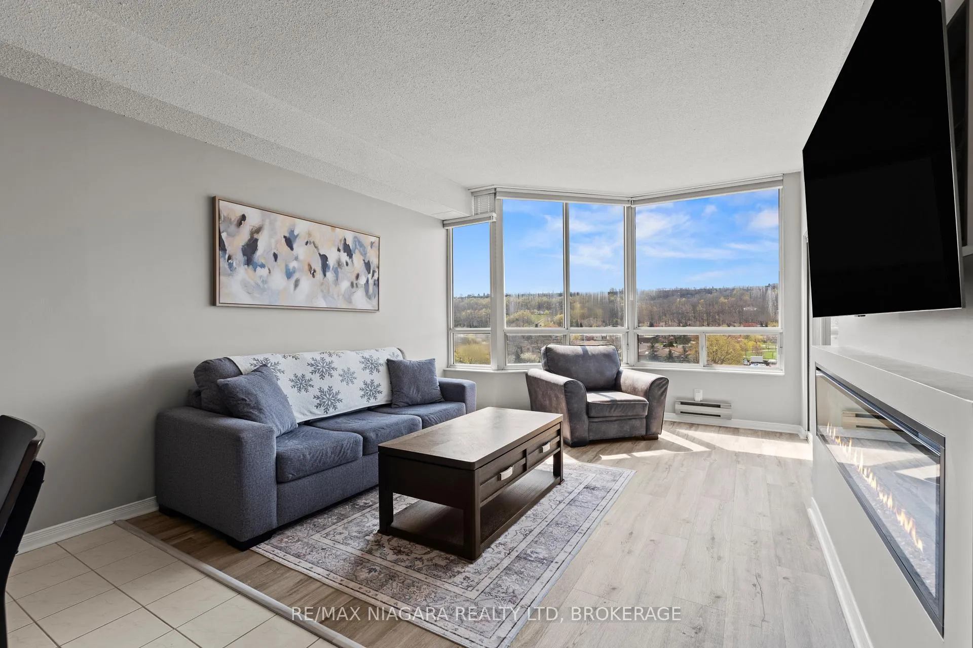 Photo 15 of Unit 703, 495 8 Highway, Hamilton, Stoney Creek — HOMEH