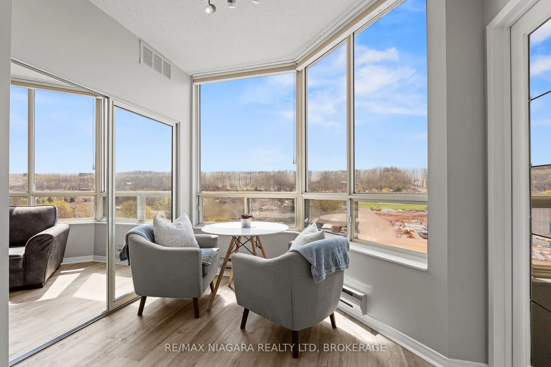 Photo 19 of Unit 703, 495 8 Highway, Hamilton, Stoney Creek — HOMEH