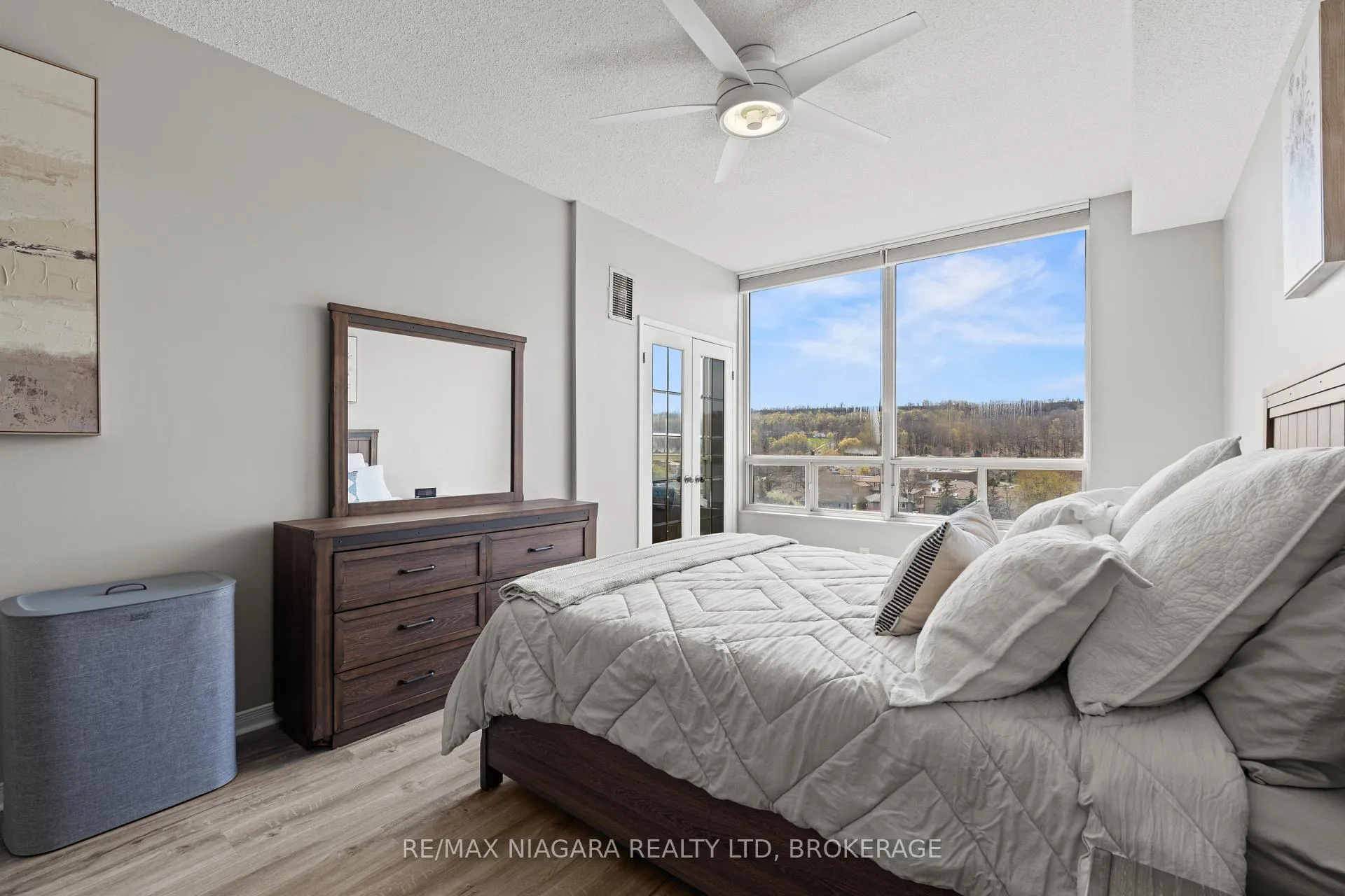 Photo 22 of Unit 703, 495 8 Highway, Hamilton, Stoney Creek — HOMEH