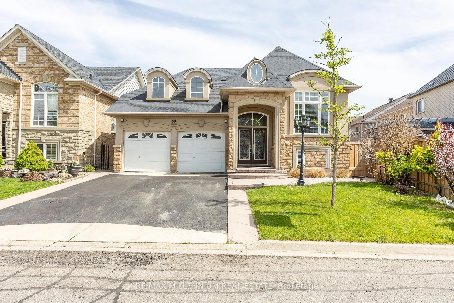 Photo 1 of 28 Donherb Crescent, Caledon, Rural Caledon — HOMEH