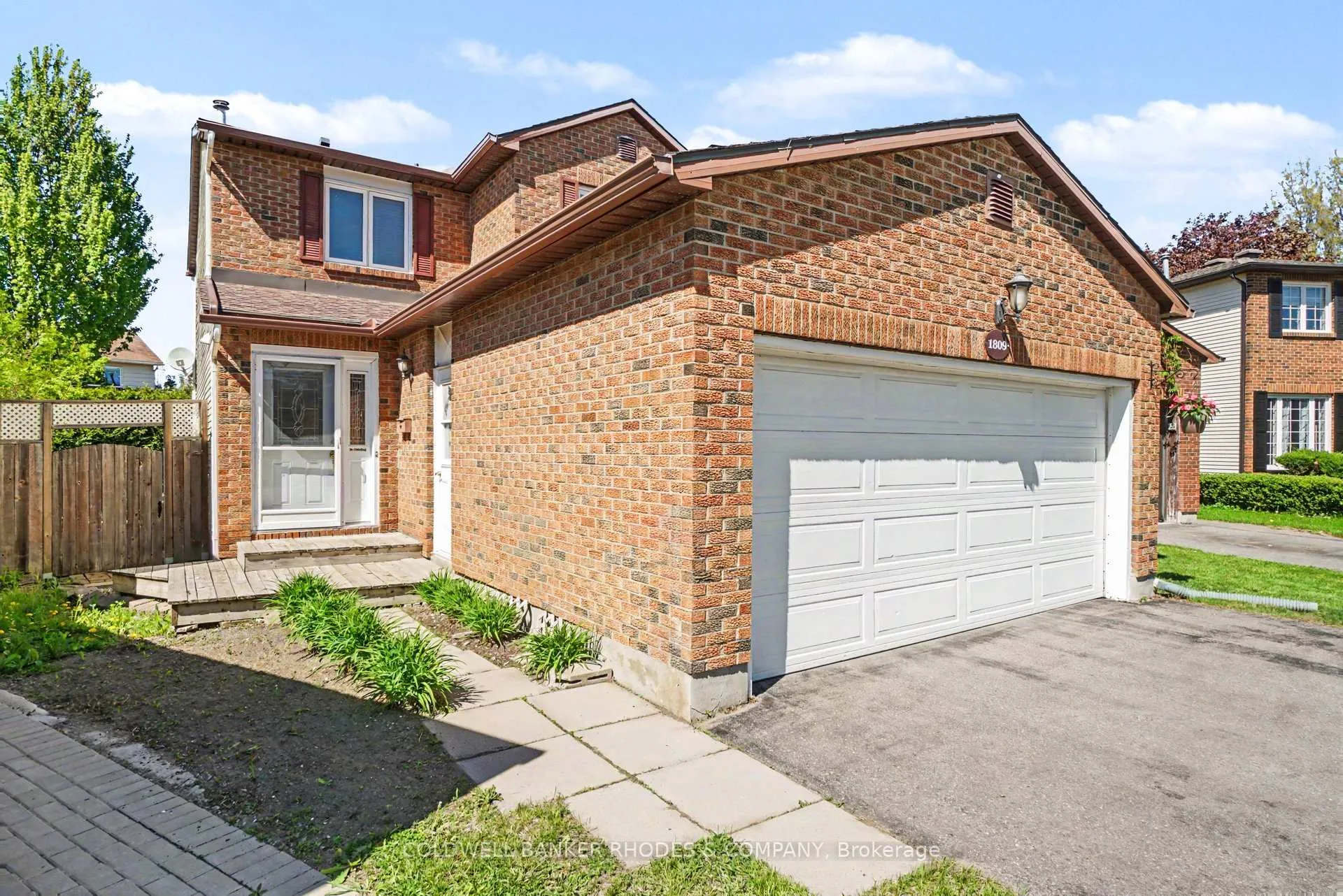 Photo 2 of 1809 Brousseau Crescent, Ottawa, Chateauneuf — HOMEH