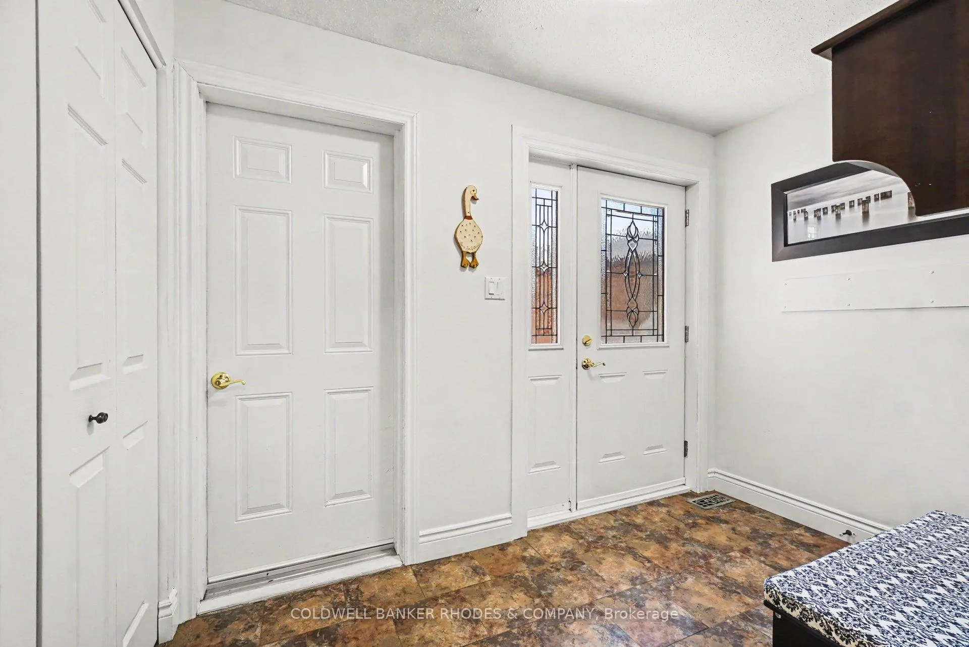 Photo 3 of 1809 Brousseau Crescent, Ottawa, Chateauneuf — HOMEH