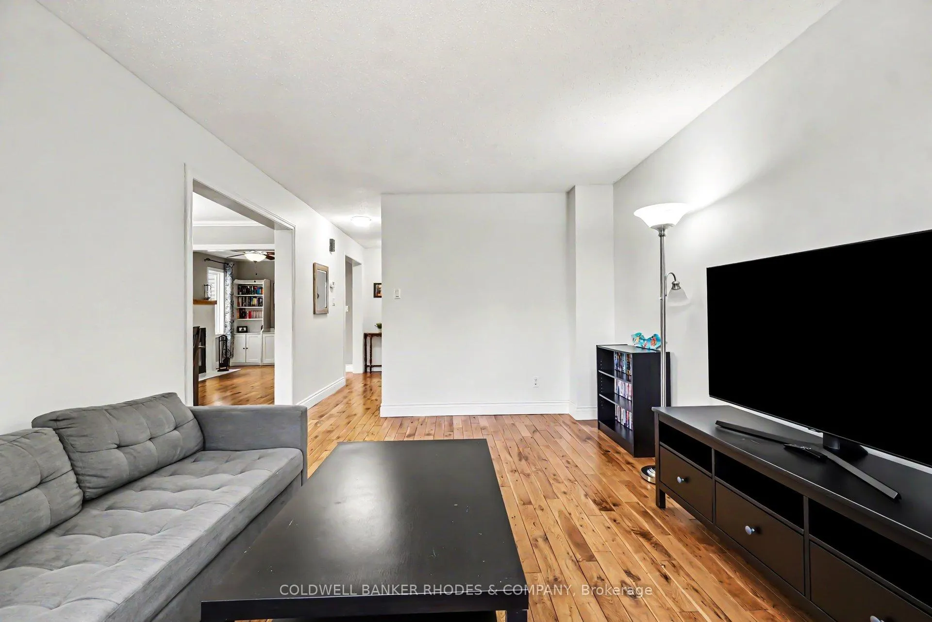 Photo 6 of 1809 Brousseau Crescent, Ottawa, Chateauneuf — HOMEH
