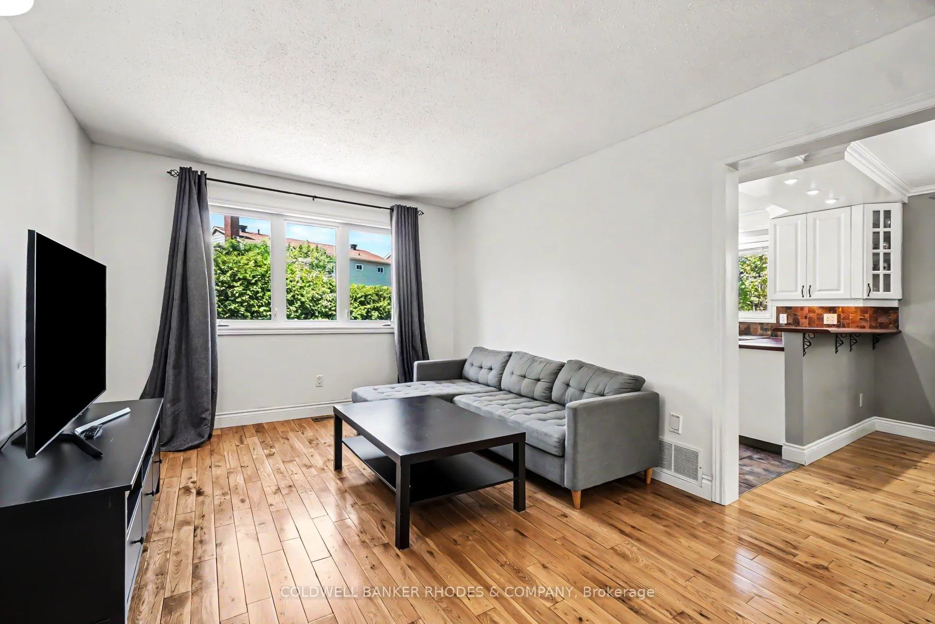 Photo 7 of 1809 Brousseau Crescent, Ottawa, Chateauneuf — HOMEH