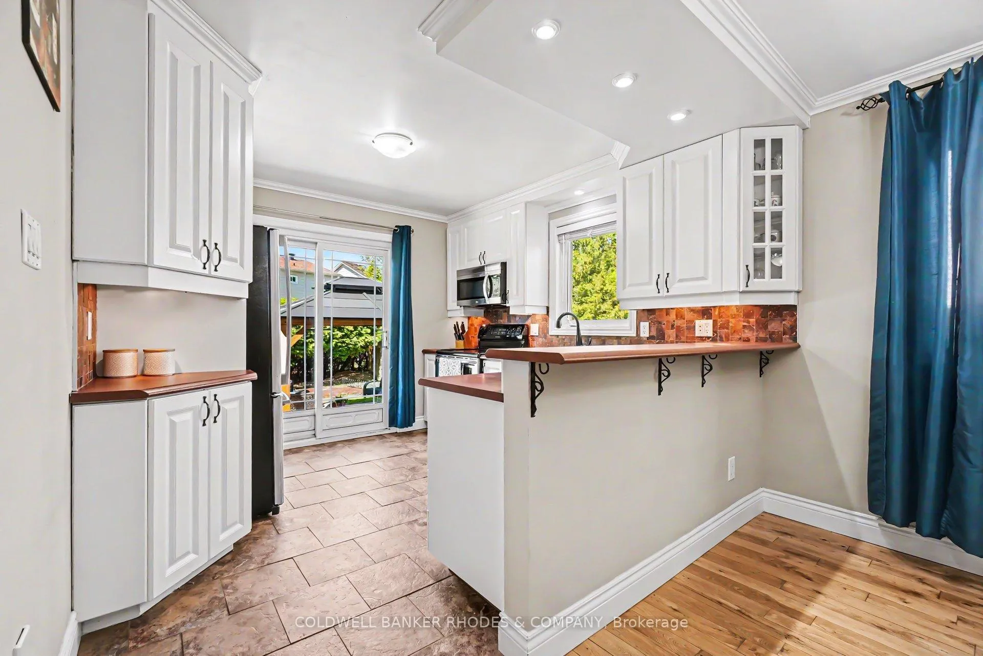 Photo 13 of 1809 Brousseau Crescent, Ottawa, Chateauneuf — HOMEH