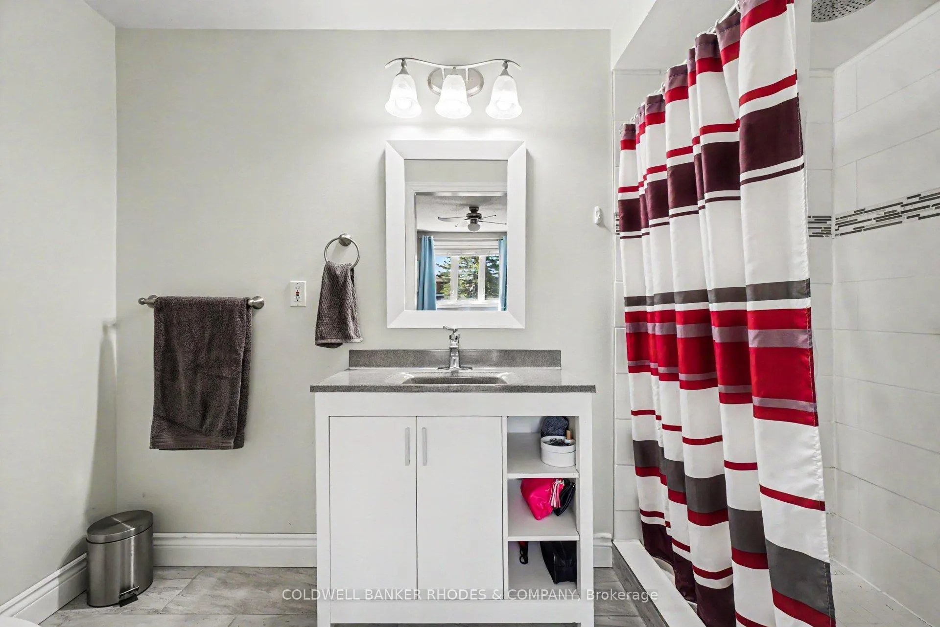 Photo 23 of 1809 Brousseau Crescent, Ottawa, Chateauneuf — HOMEH