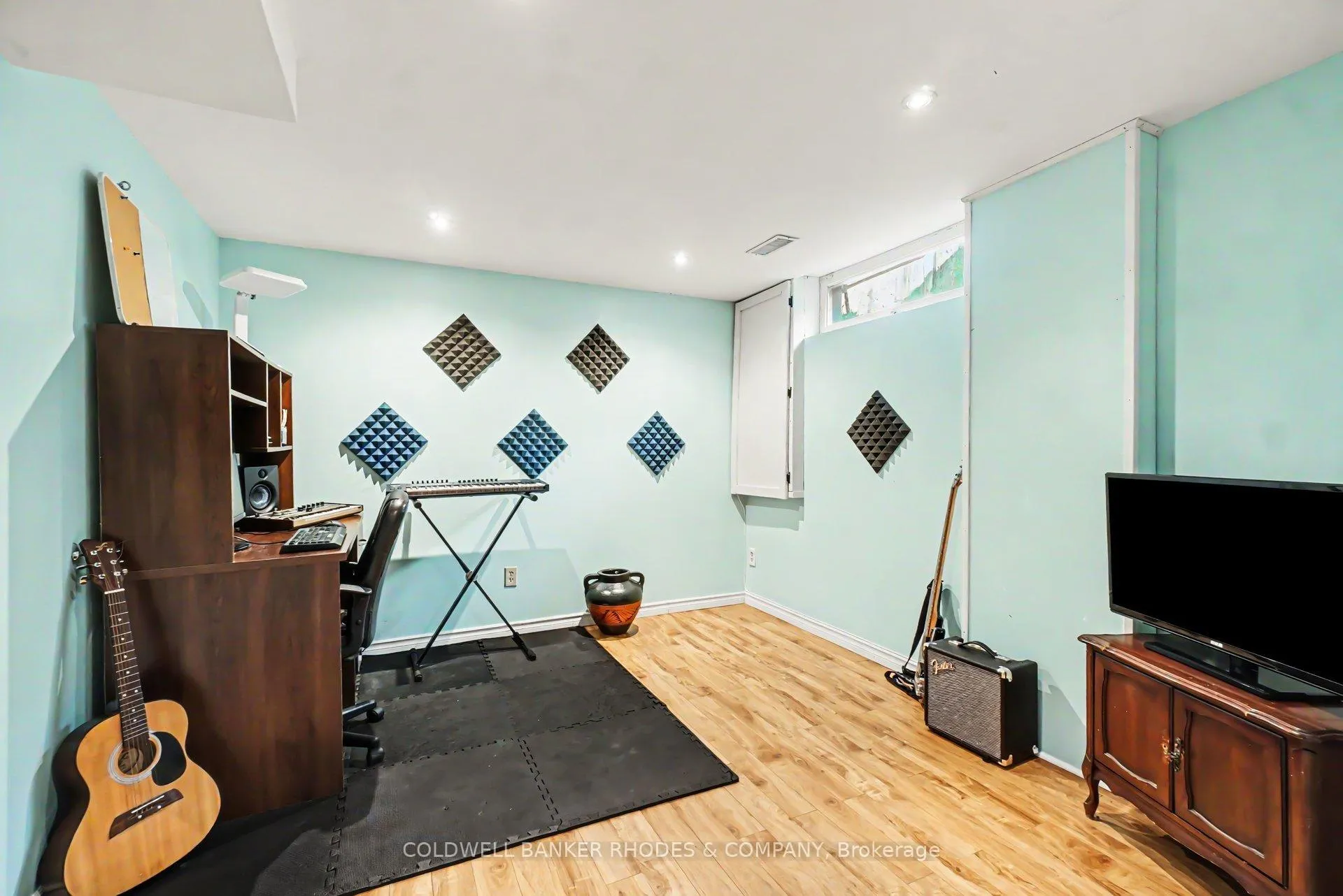 Photo 26 of 1809 Brousseau Crescent, Ottawa, Chateauneuf — HOMEH