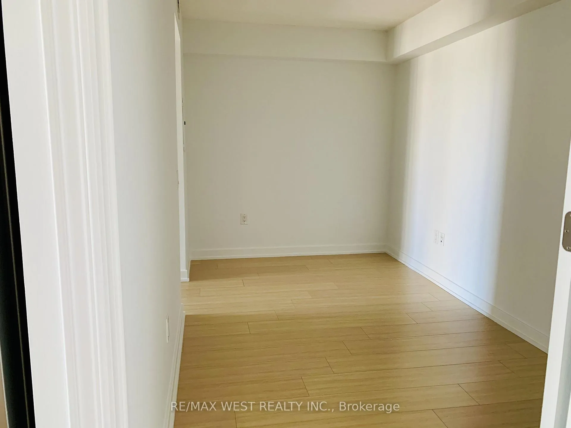 Photo 8 of Unit 2902, 75 Queens Wharf Road, Toronto, Waterfront Communities — HOMEH