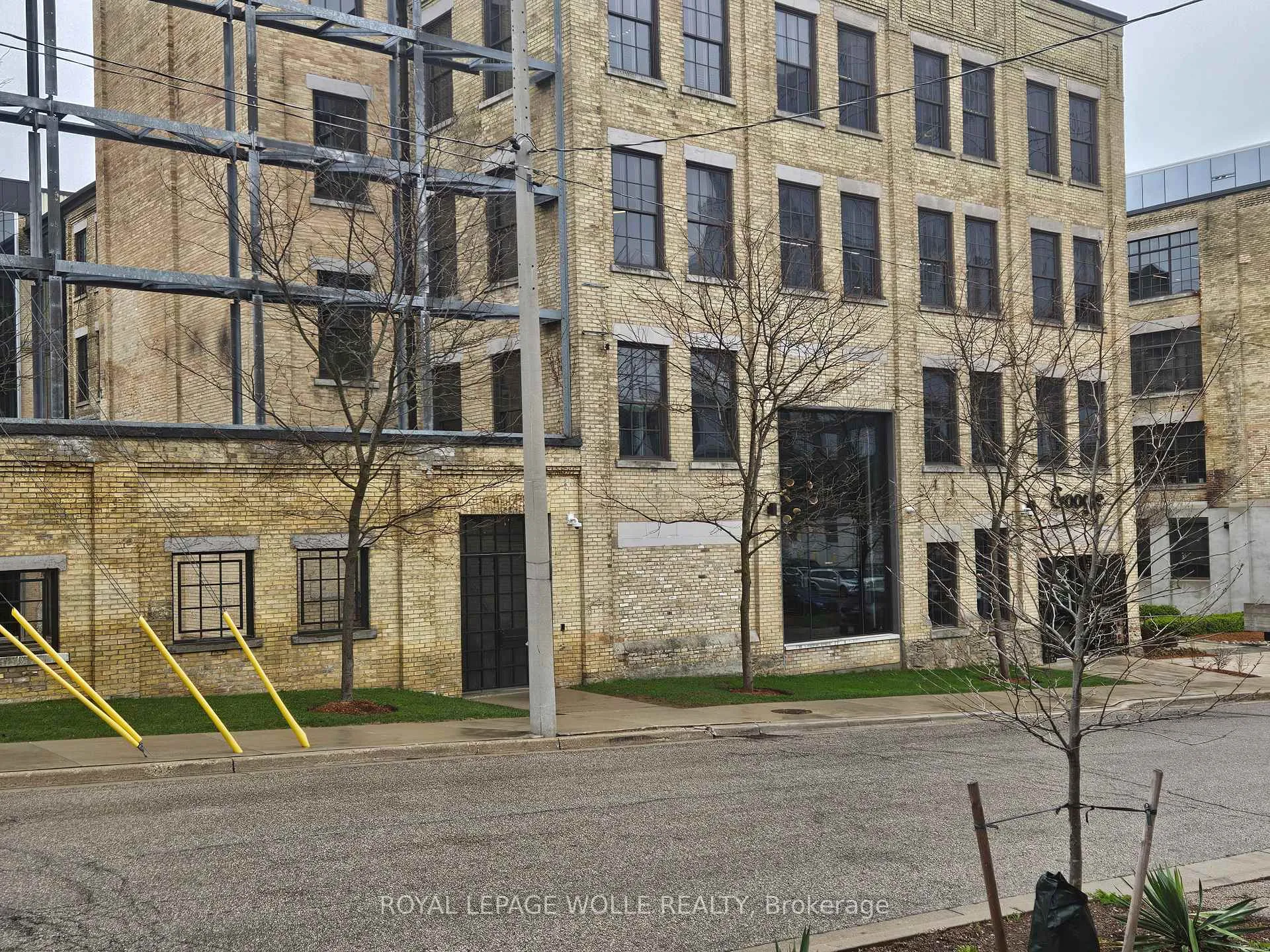 Photo 4 of 48 Breithaupt Street, Kitchener, KW Hospital — HOMEH