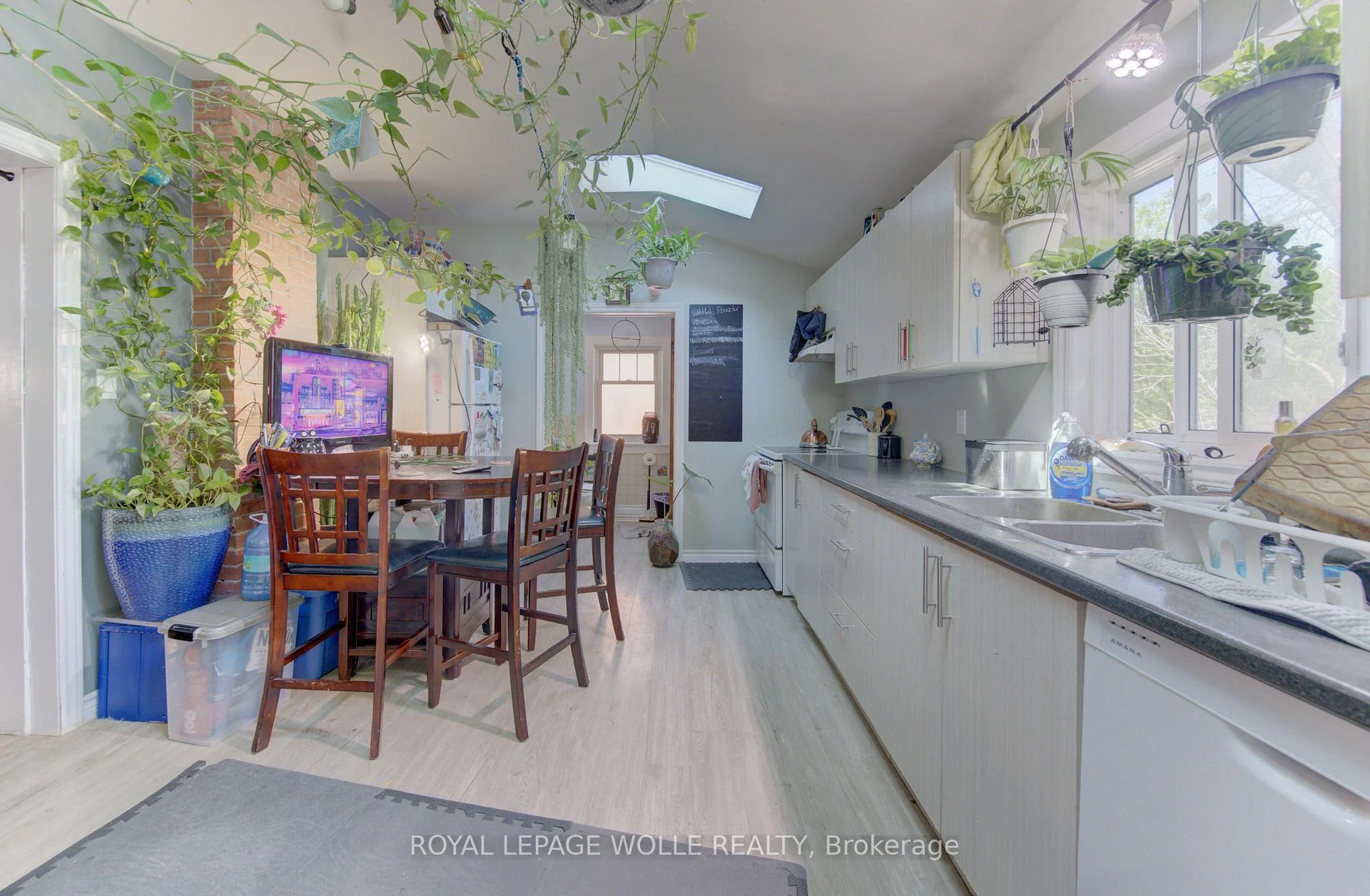 Photo 13 of 48 Breithaupt Street, Kitchener, KW Hospital — HOMEH