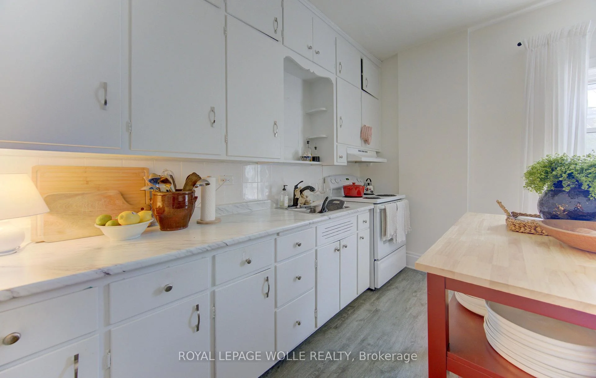 Photo 24 of 48 Breithaupt Street, Kitchener, KW Hospital — HOMEH