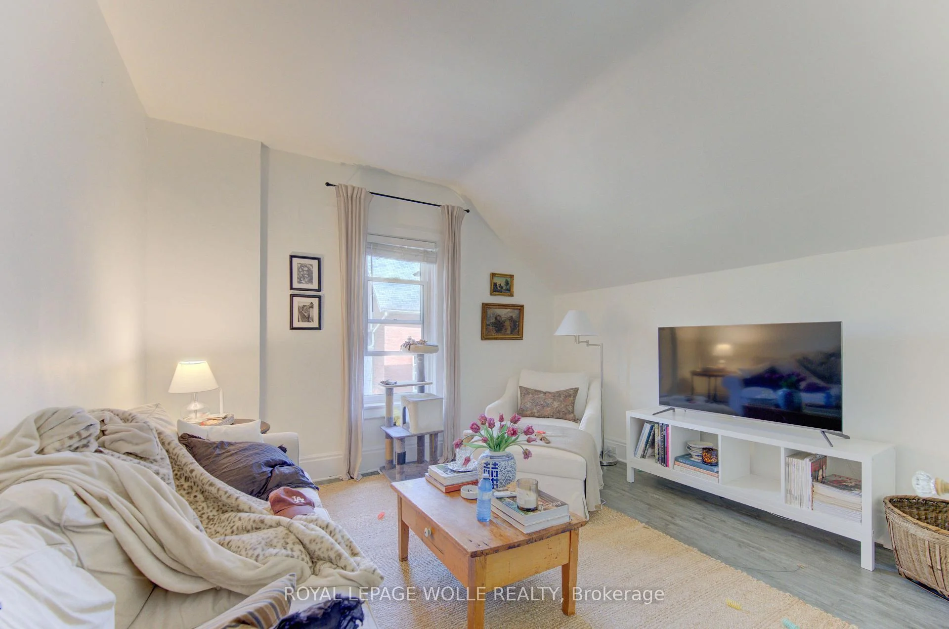 Photo 31 of 48 Breithaupt Street, Kitchener, KW Hospital — HOMEH